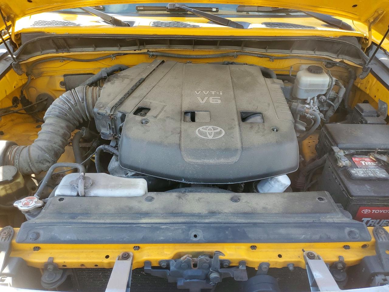 2008 Toyota Fj Cruiser Base Yellow vin: JTEBU11FX8K049790