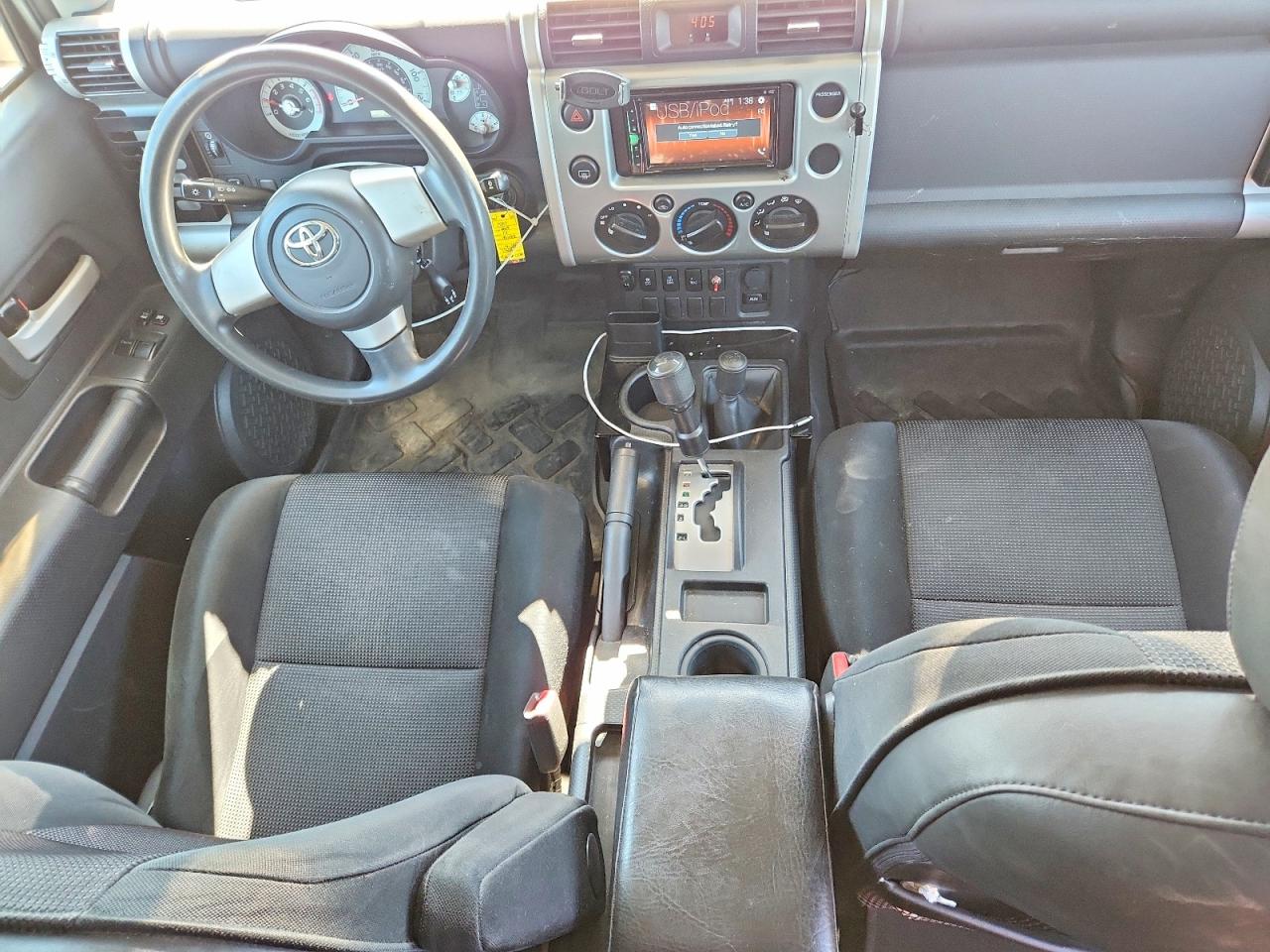 2009 Toyota Fj Cruiser Base Silver vin: JTEBU11FX9K069474