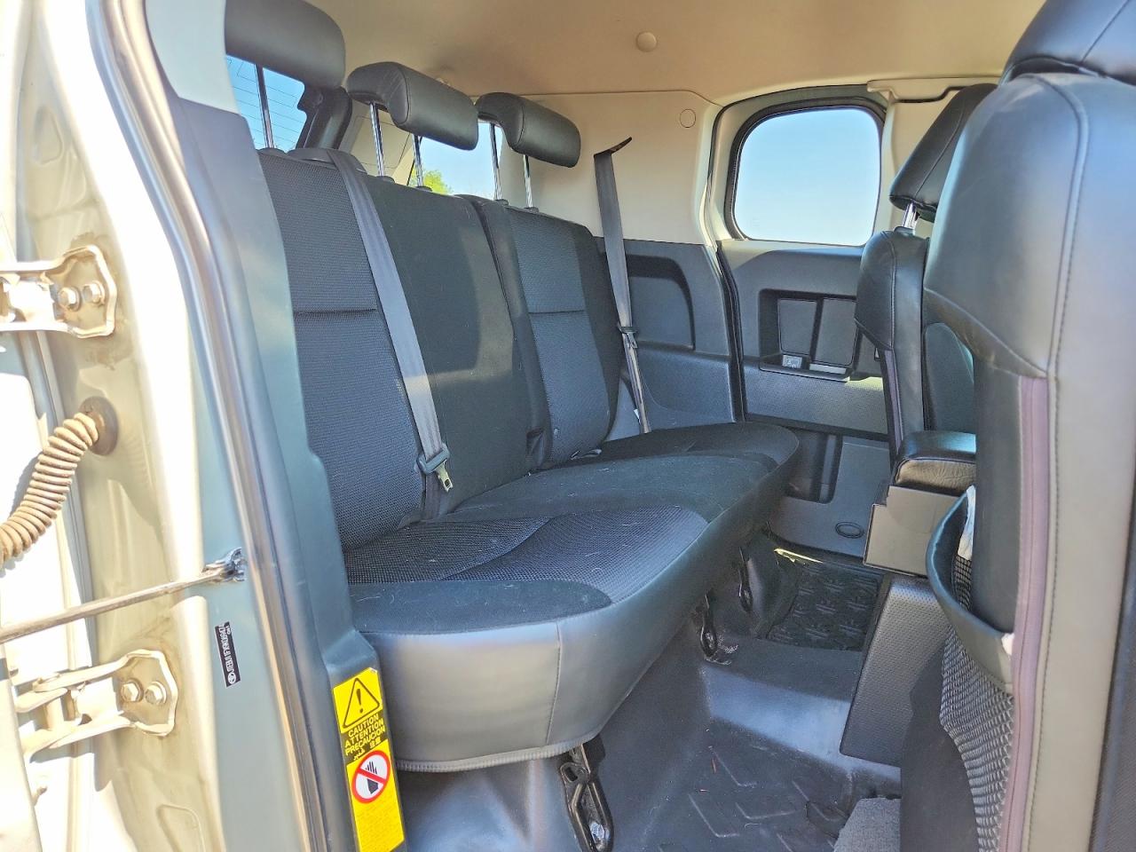 2009 Toyota Fj Cruiser Base Silver vin: JTEBU11FX9K069474