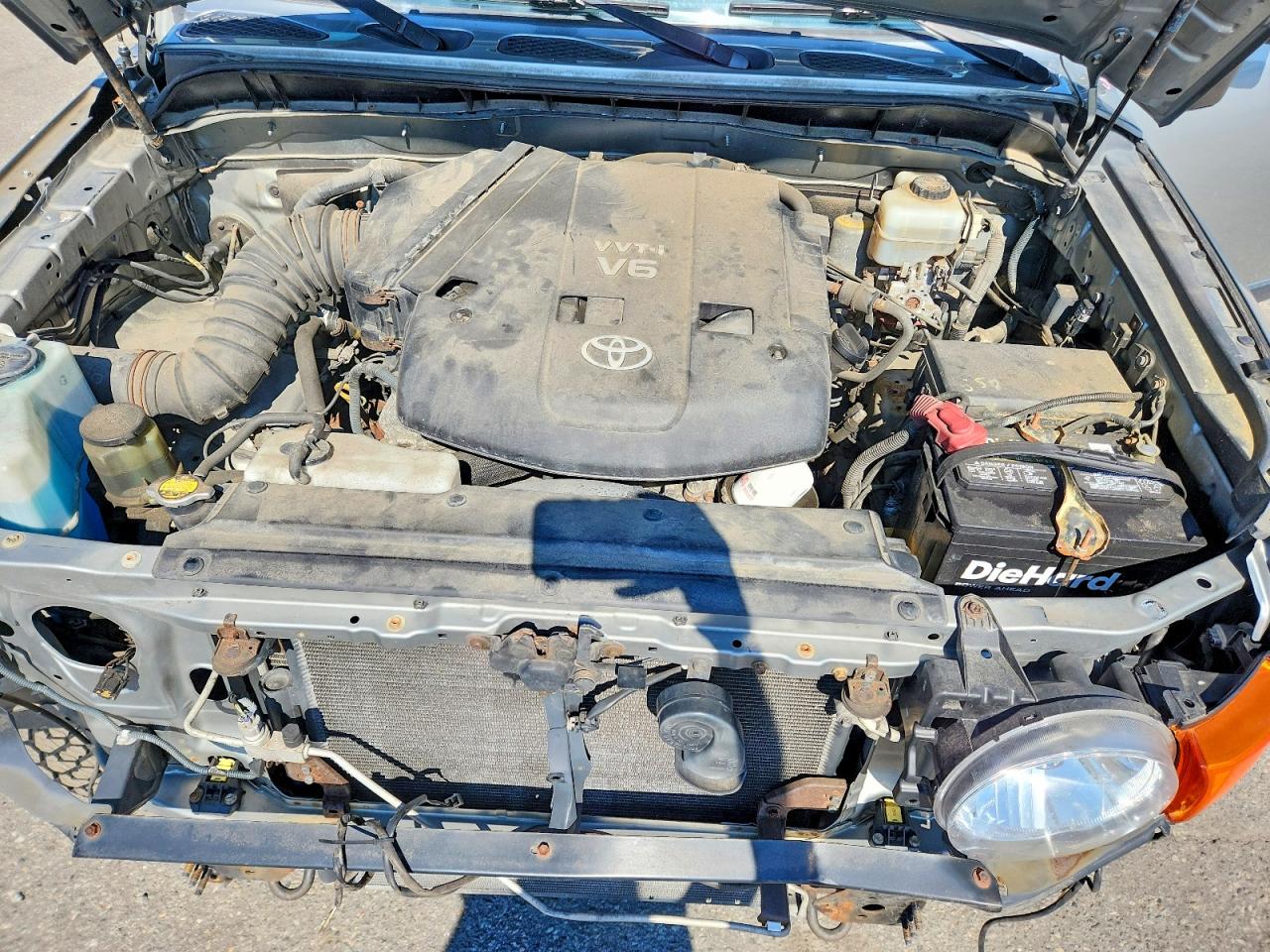 2009 Toyota Fj Cruiser Base Silver vin: JTEBU11FX9K069474