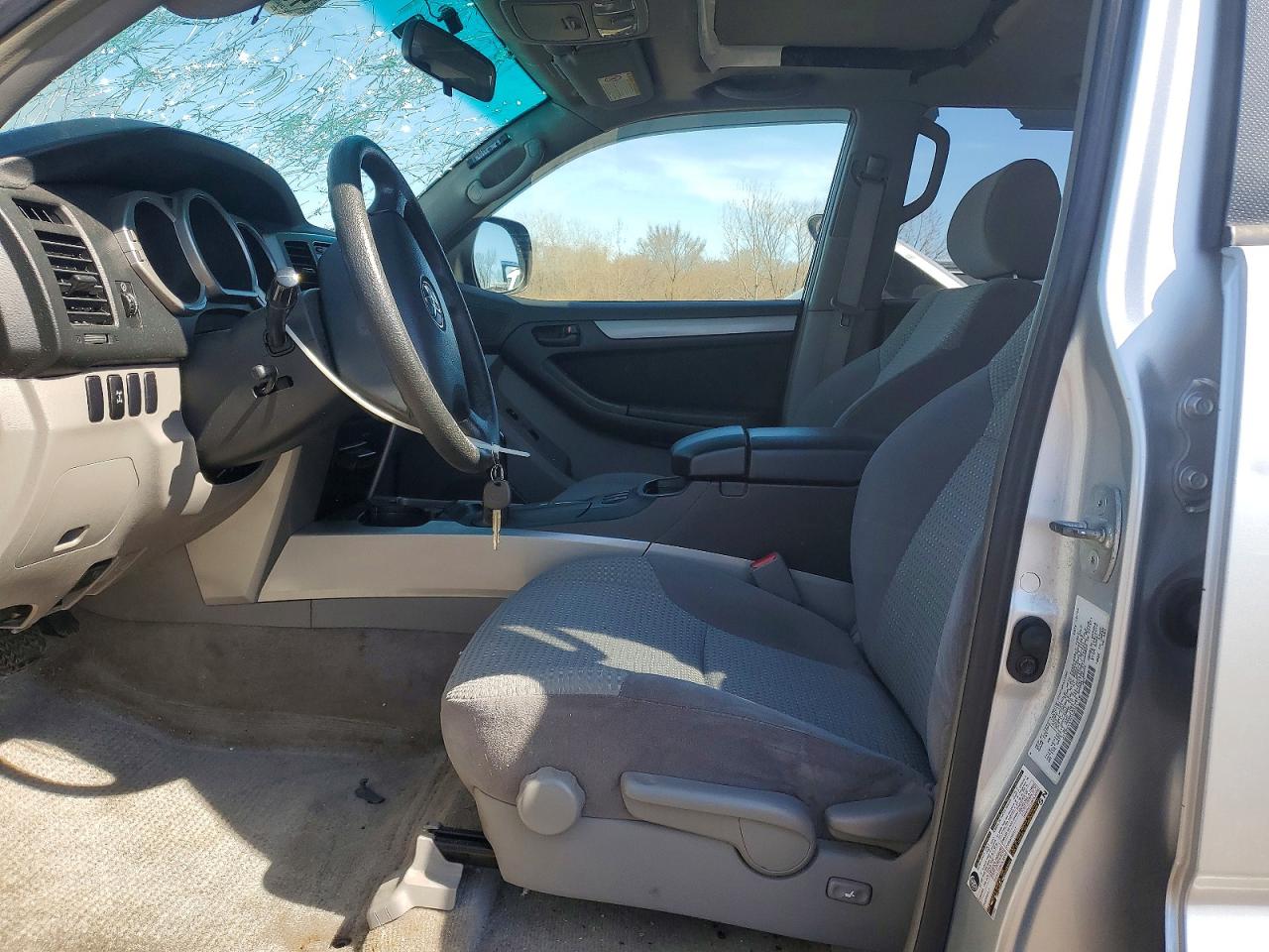 2004 Toyota 4runner Sr5 Silver vin: JTEBU14R040024716