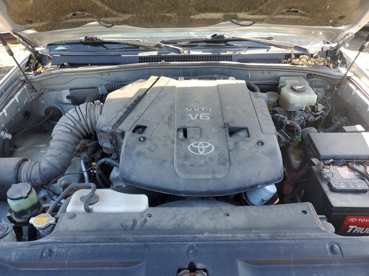 2004 Toyota 4runner Sr5 Silver vin: JTEBU14R040024716