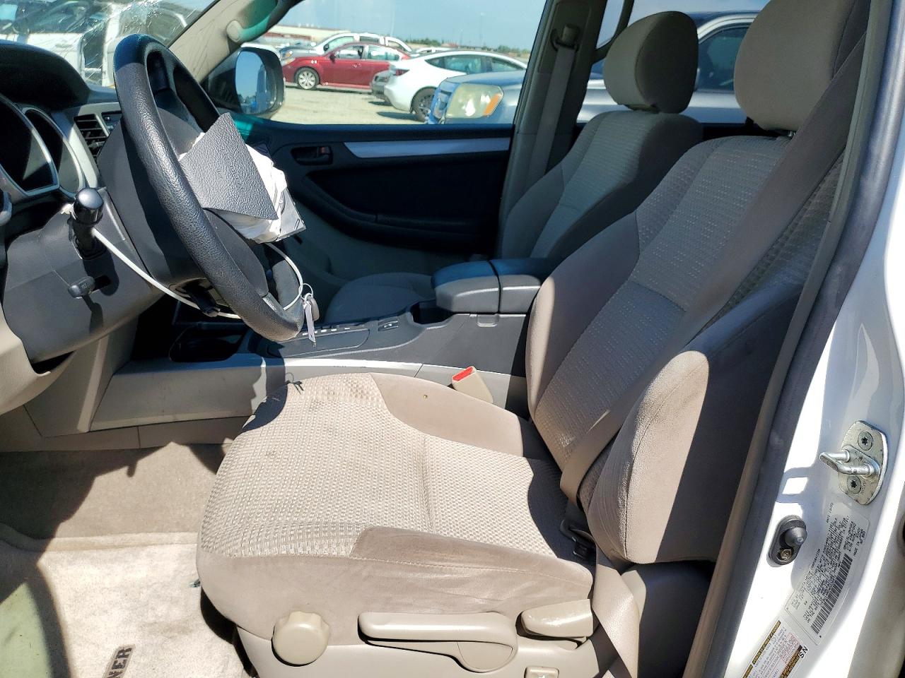 2004 Toyota 4runner Sr5 Cream vin: JTEBU14R040026871