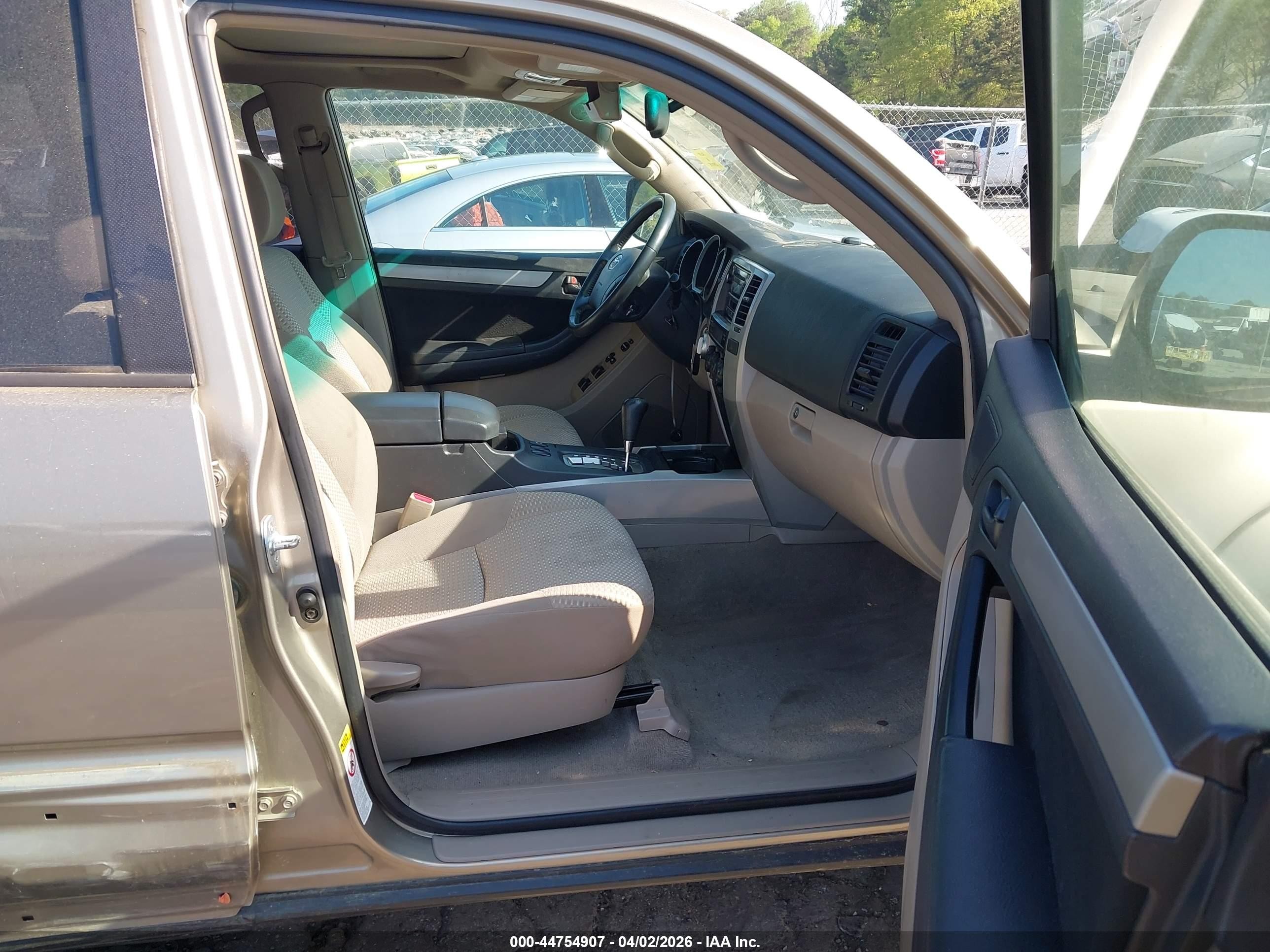 2006 Toyota 4runner Sr5 V6 Tan vin: JTEBU14R060099015
