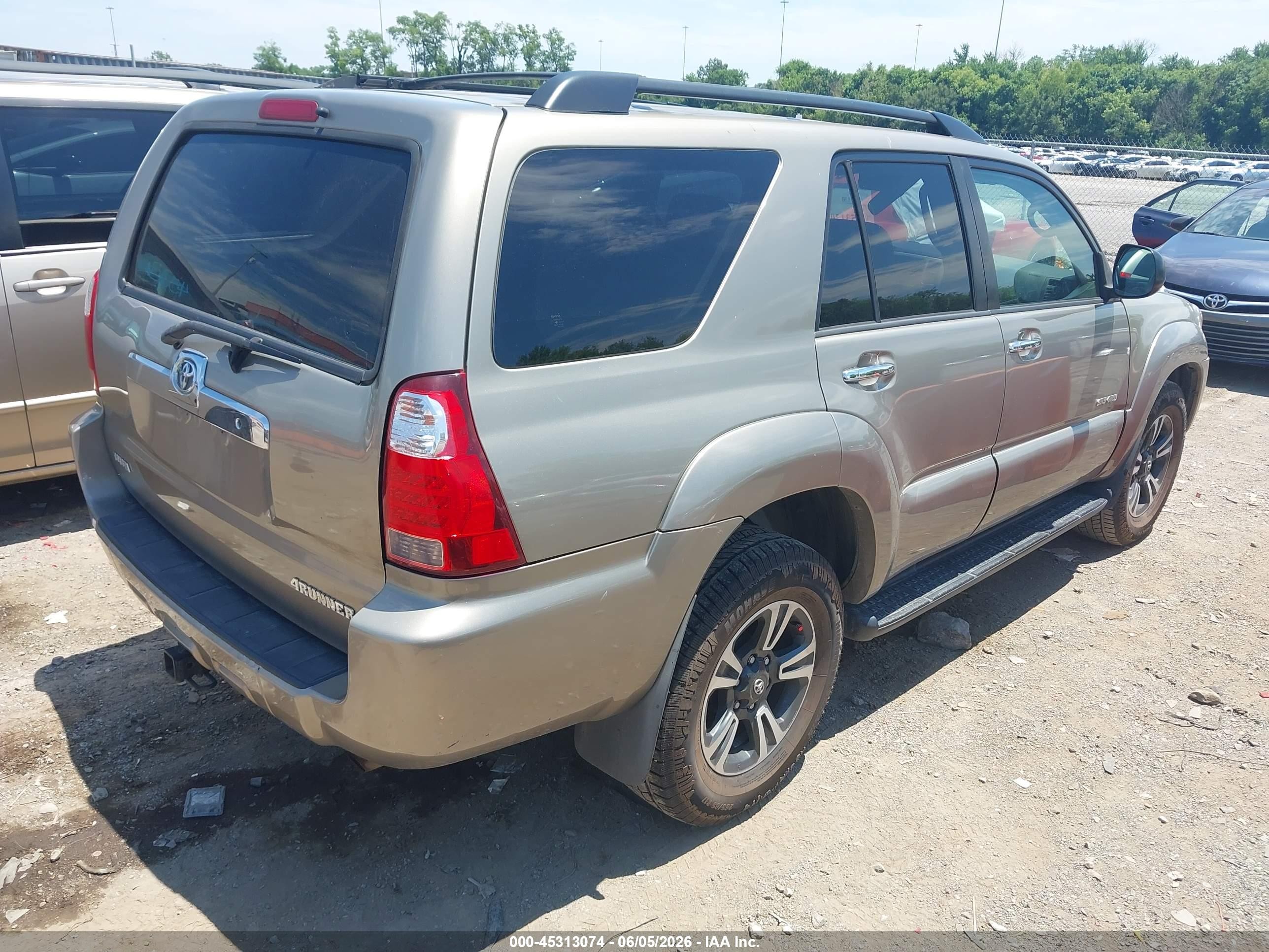 2007 Toyota 4runner Sr5 V6 Gold vin: JTEBU14R070109401