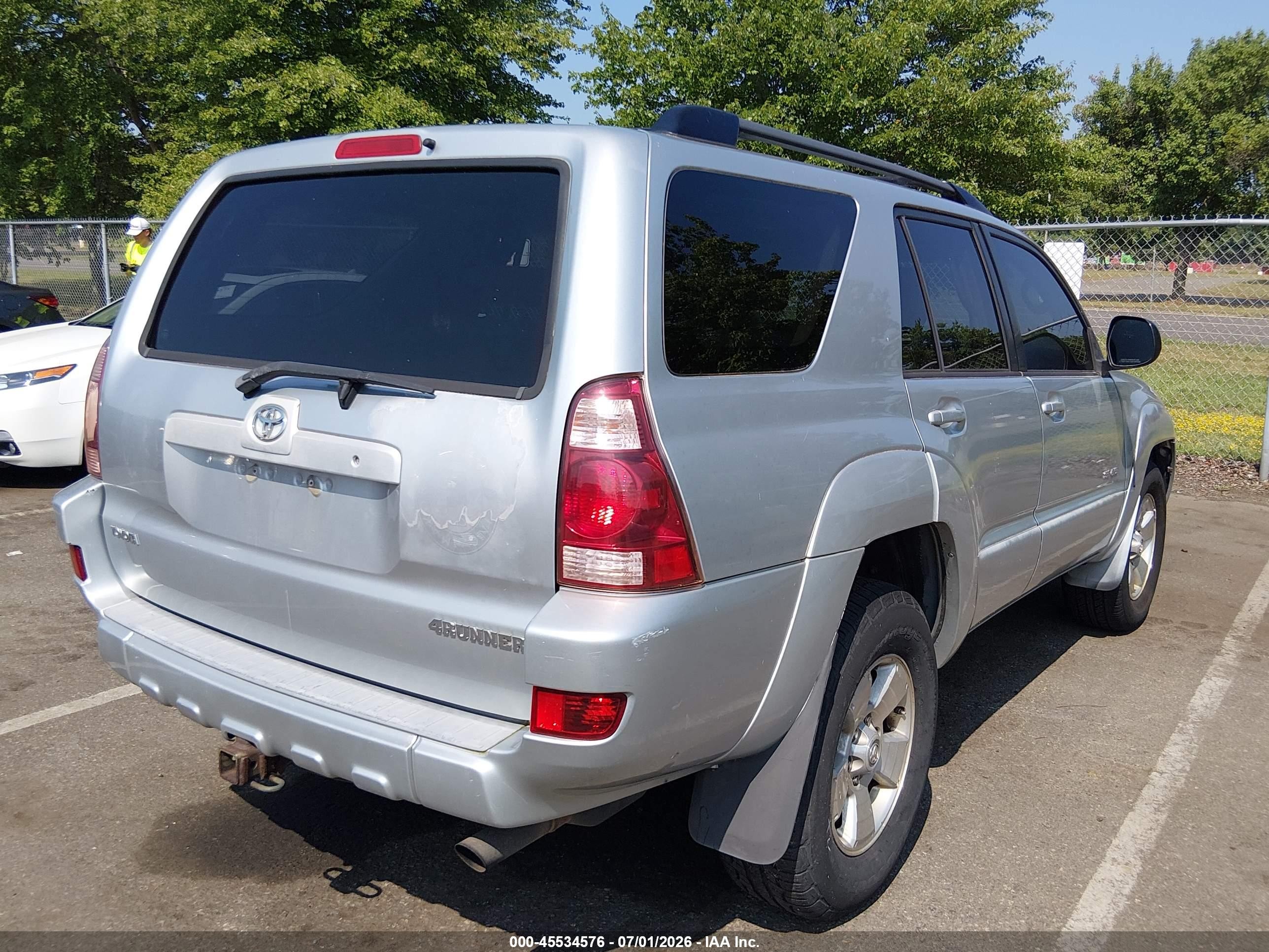 2004 Toyota 4runner Sr5 V6 Silver vin: JTEBU14R140052234
