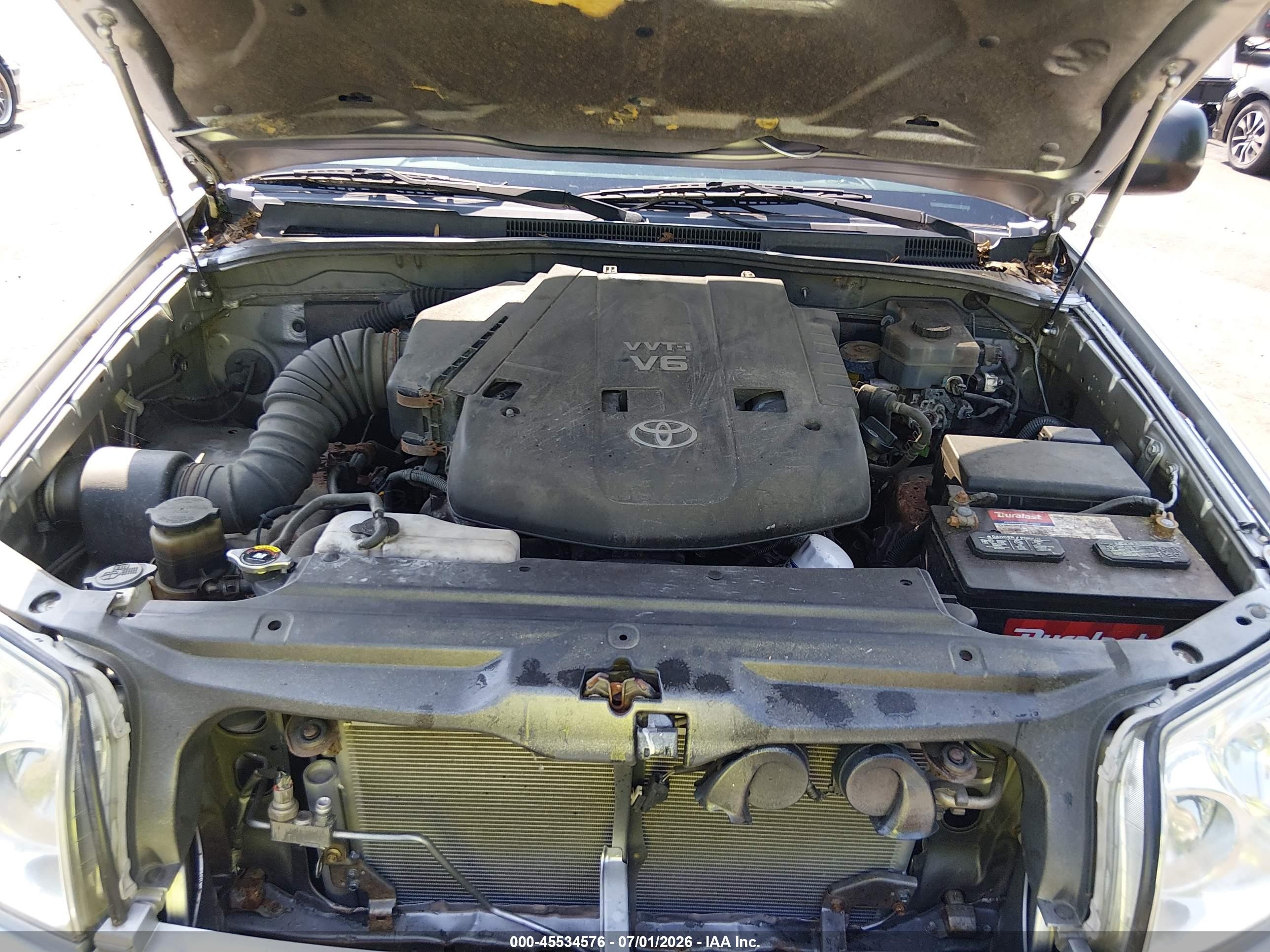 2004 Toyota 4runner Sr5 V6 Silver vin: JTEBU14R140052234