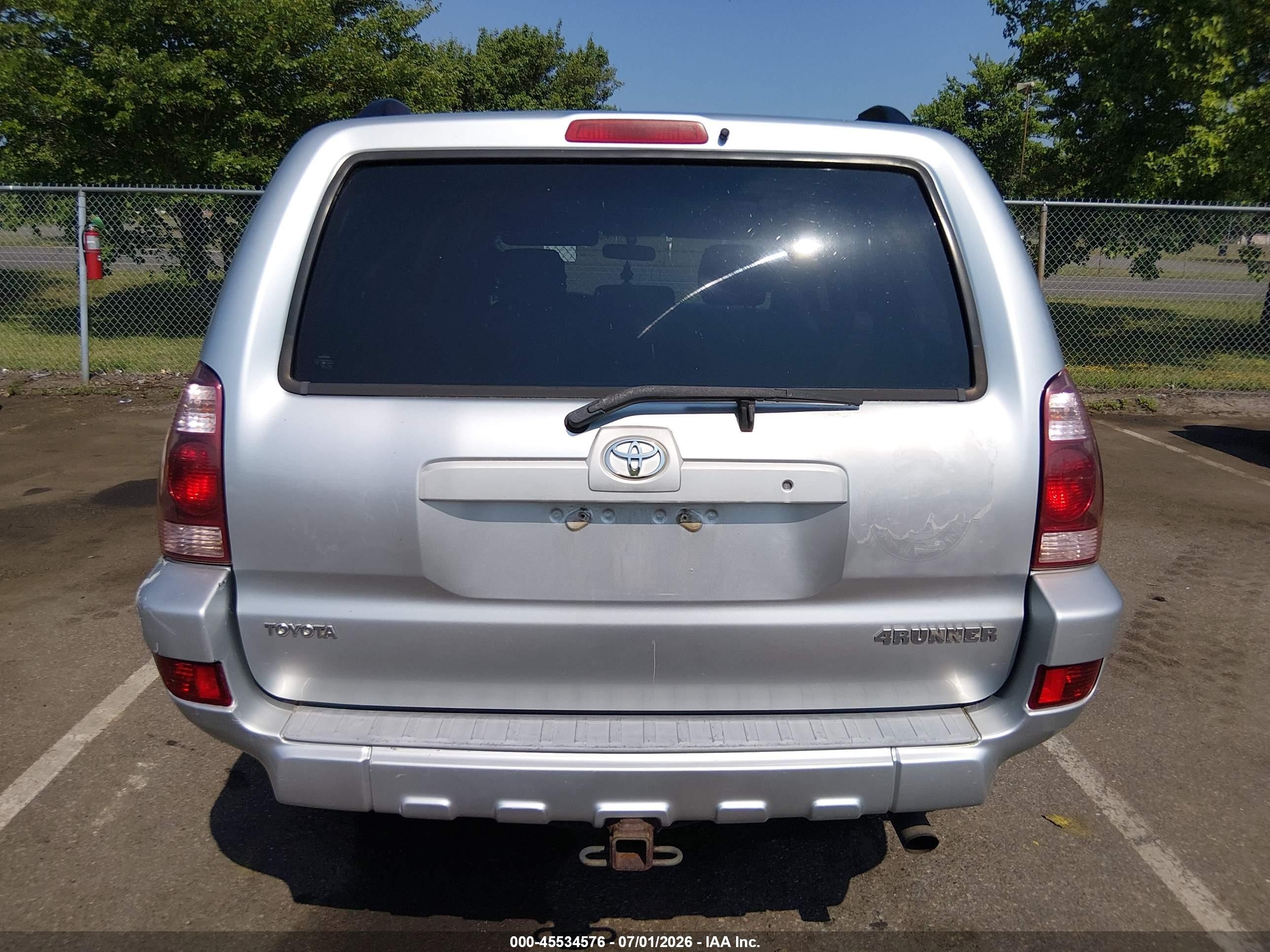 2004 Toyota 4runner Sr5 V6 Silver vin: JTEBU14R140052234