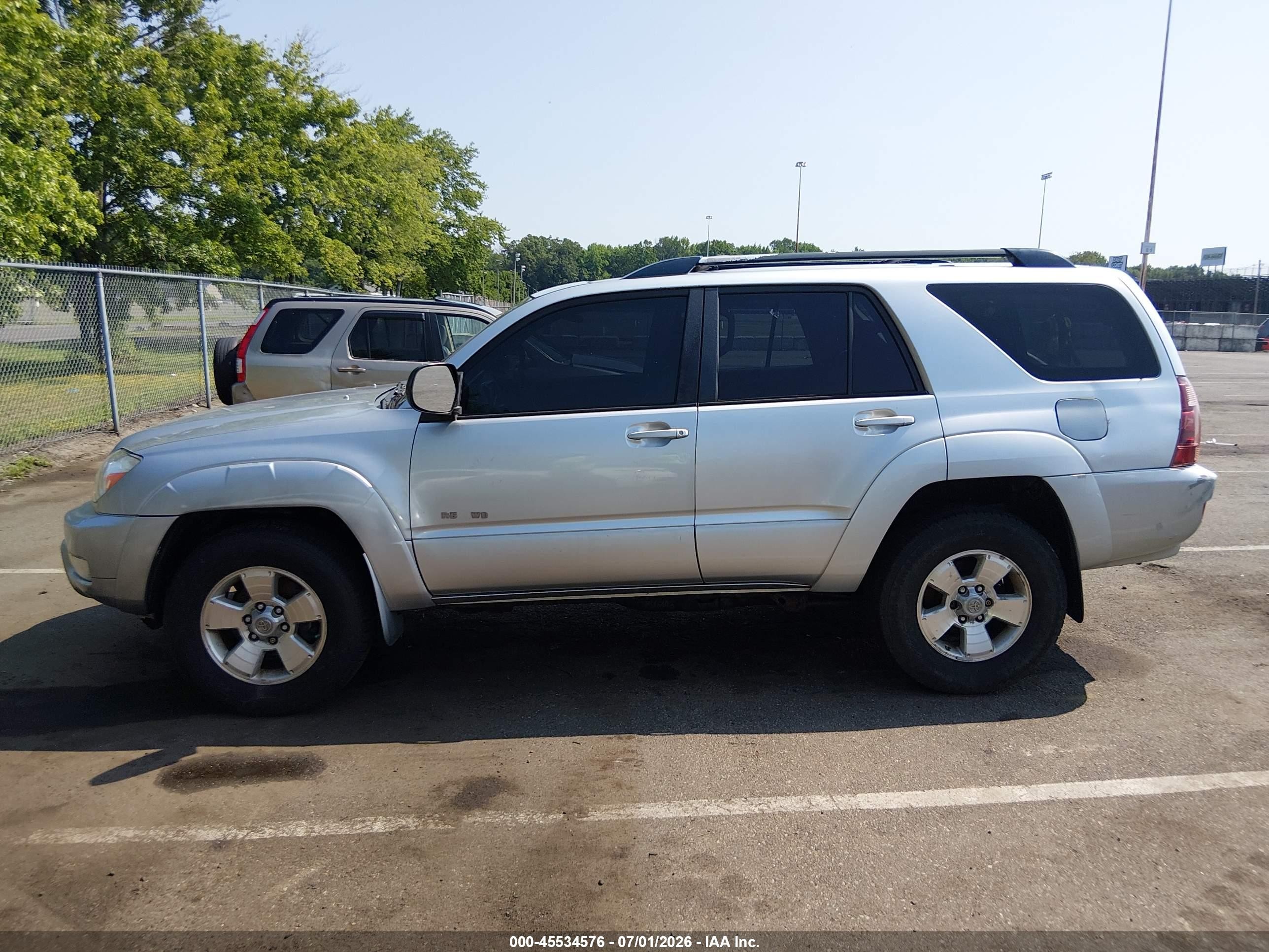 2004 Toyota 4runner Sr5 V6 Silver vin: JTEBU14R140052234