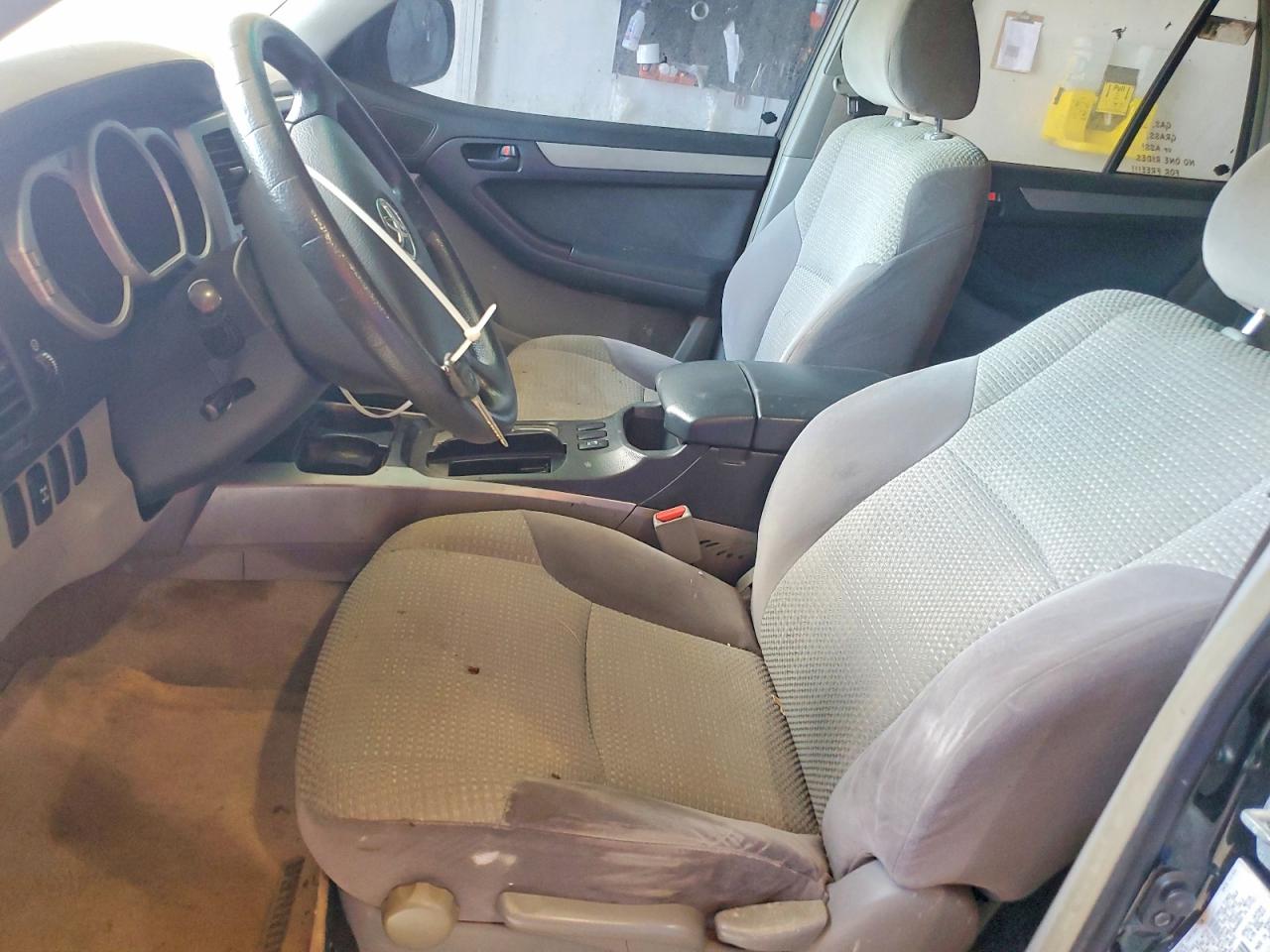 2004 Toyota 4runner Sr5 Black vin: JTEBU14R148017534