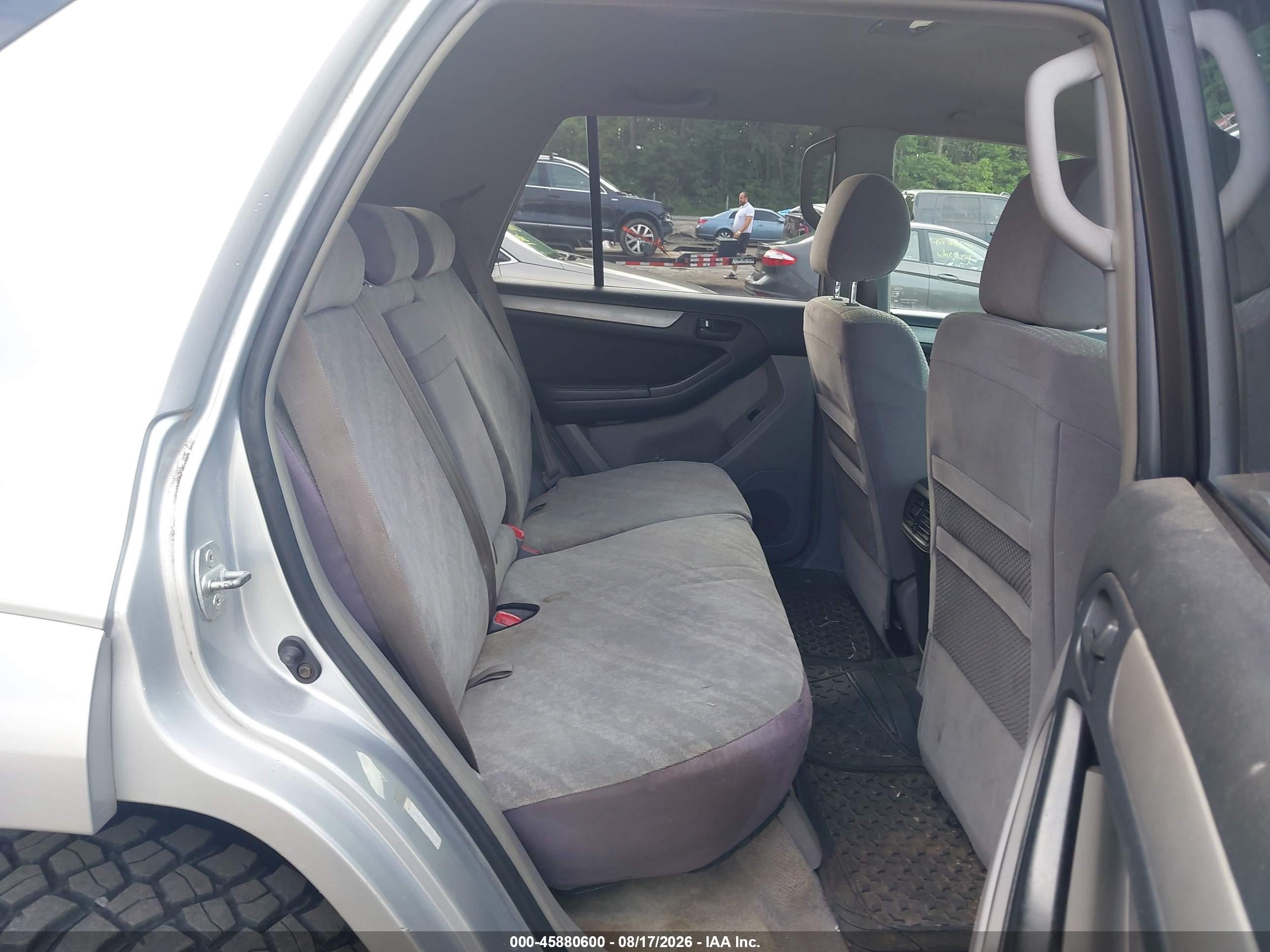 2004 Toyota 4runner Sr5 V6 Silver vin: JTEBU14R148023494