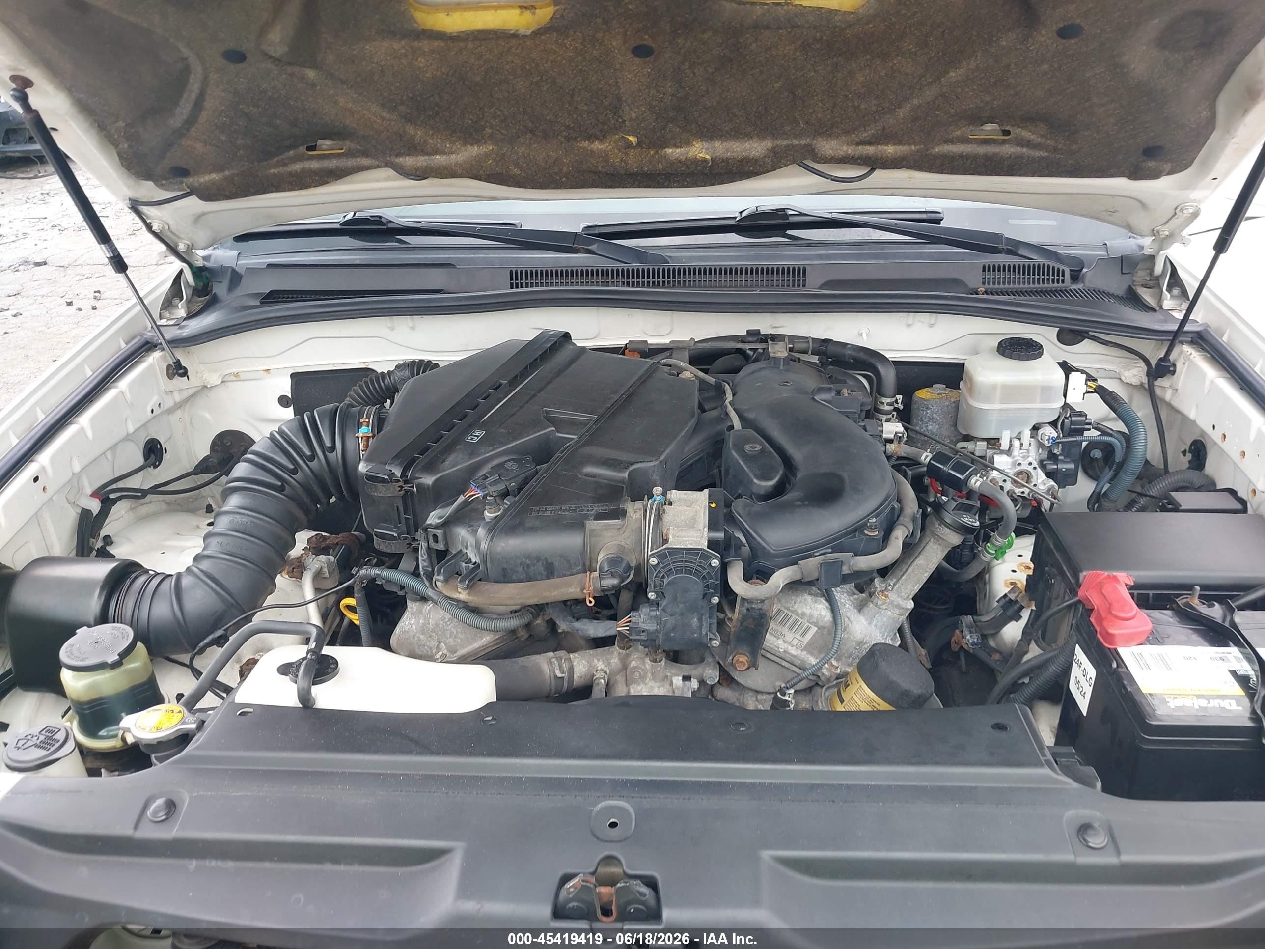 2005 Toyota 4runner Sr5 Sport V6 White vin: JTEBU14R150062652