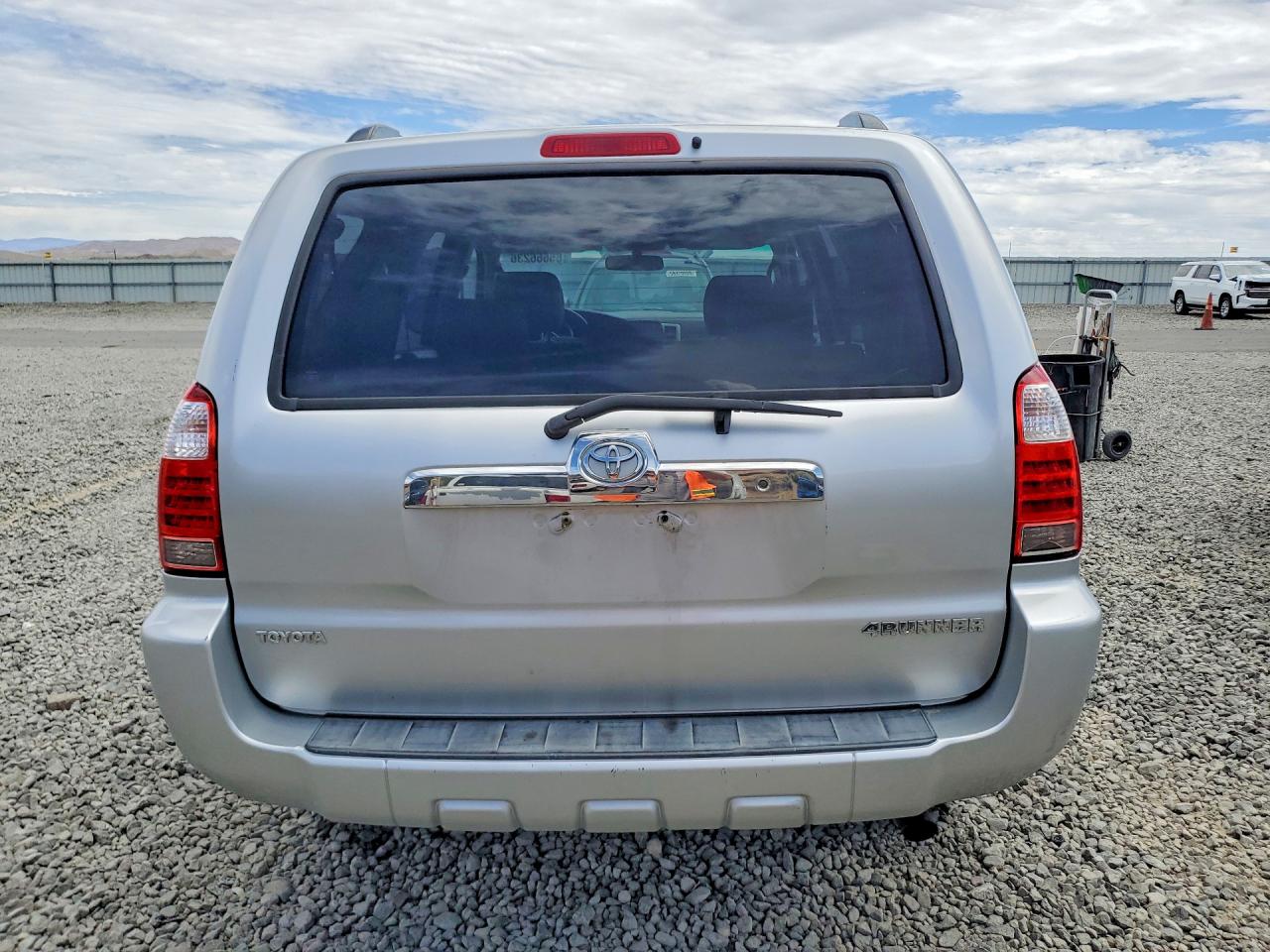 2007 Toyota 4runner Sr5 Silver vin: JTEBU14R170119354