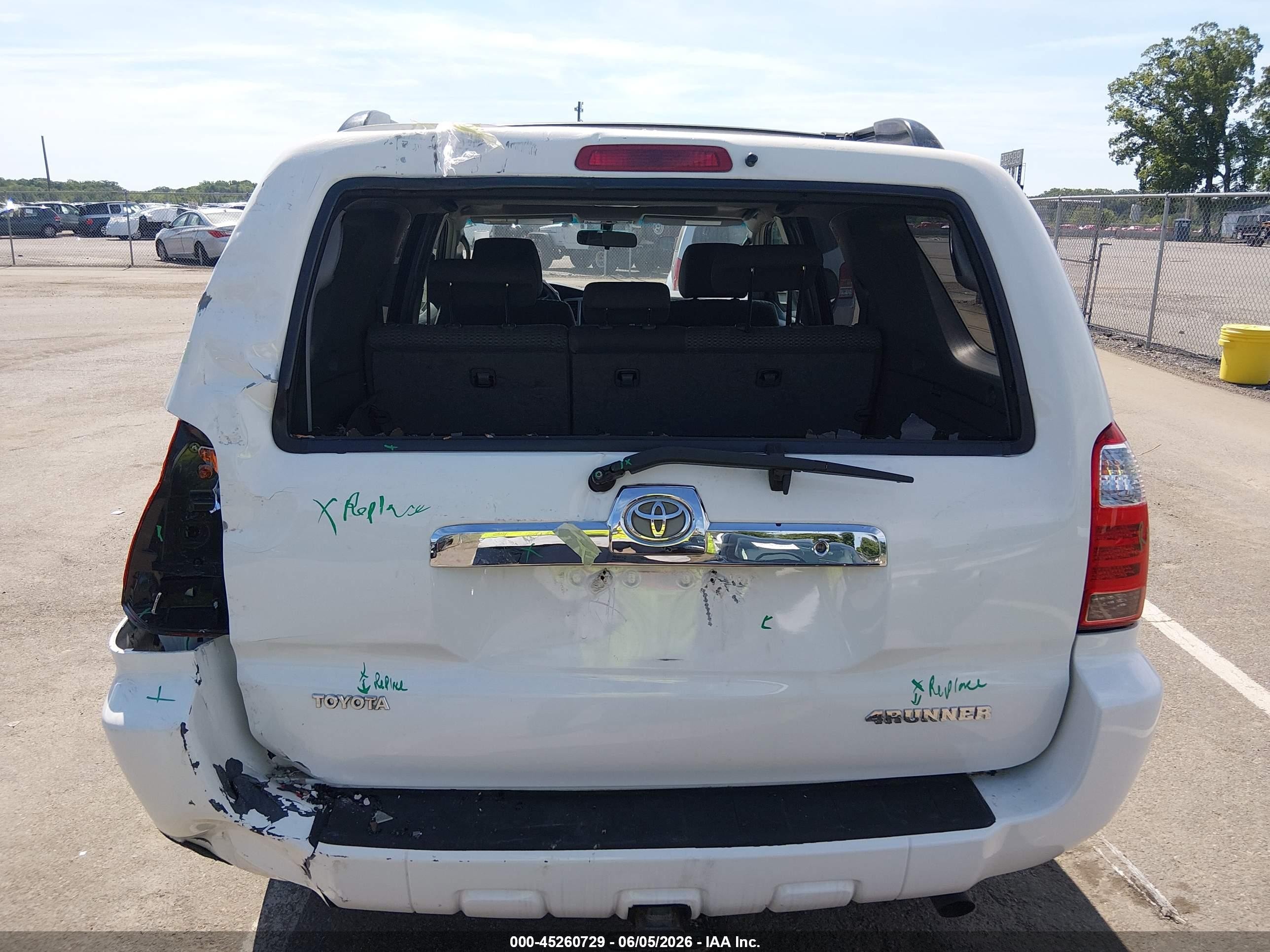 2008 Toyota 4runner Sr5 V6 White vin: JTEBU14R18K027134