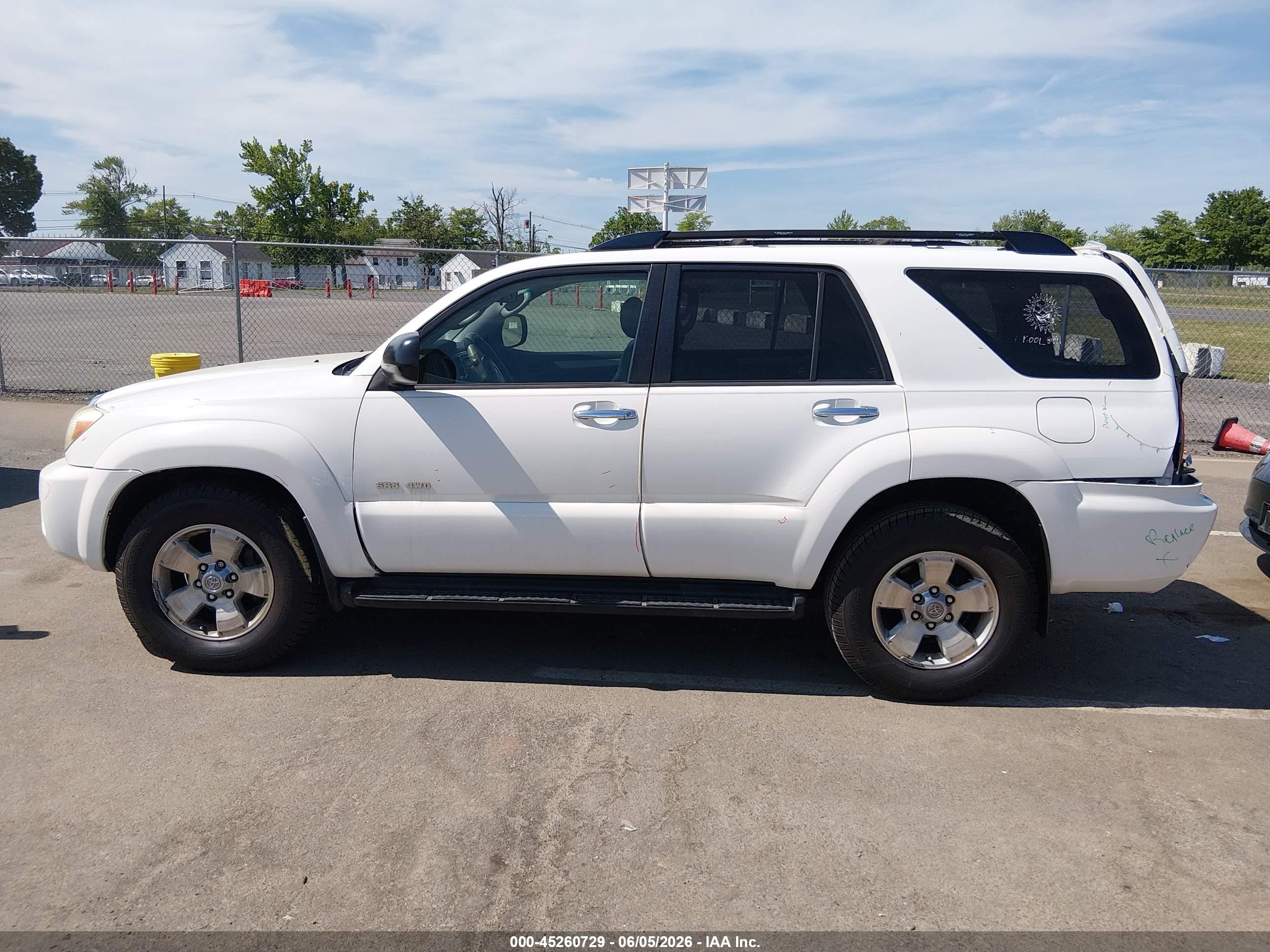 2008 Toyota 4runner Sr5 V6 White vin: JTEBU14R18K027134