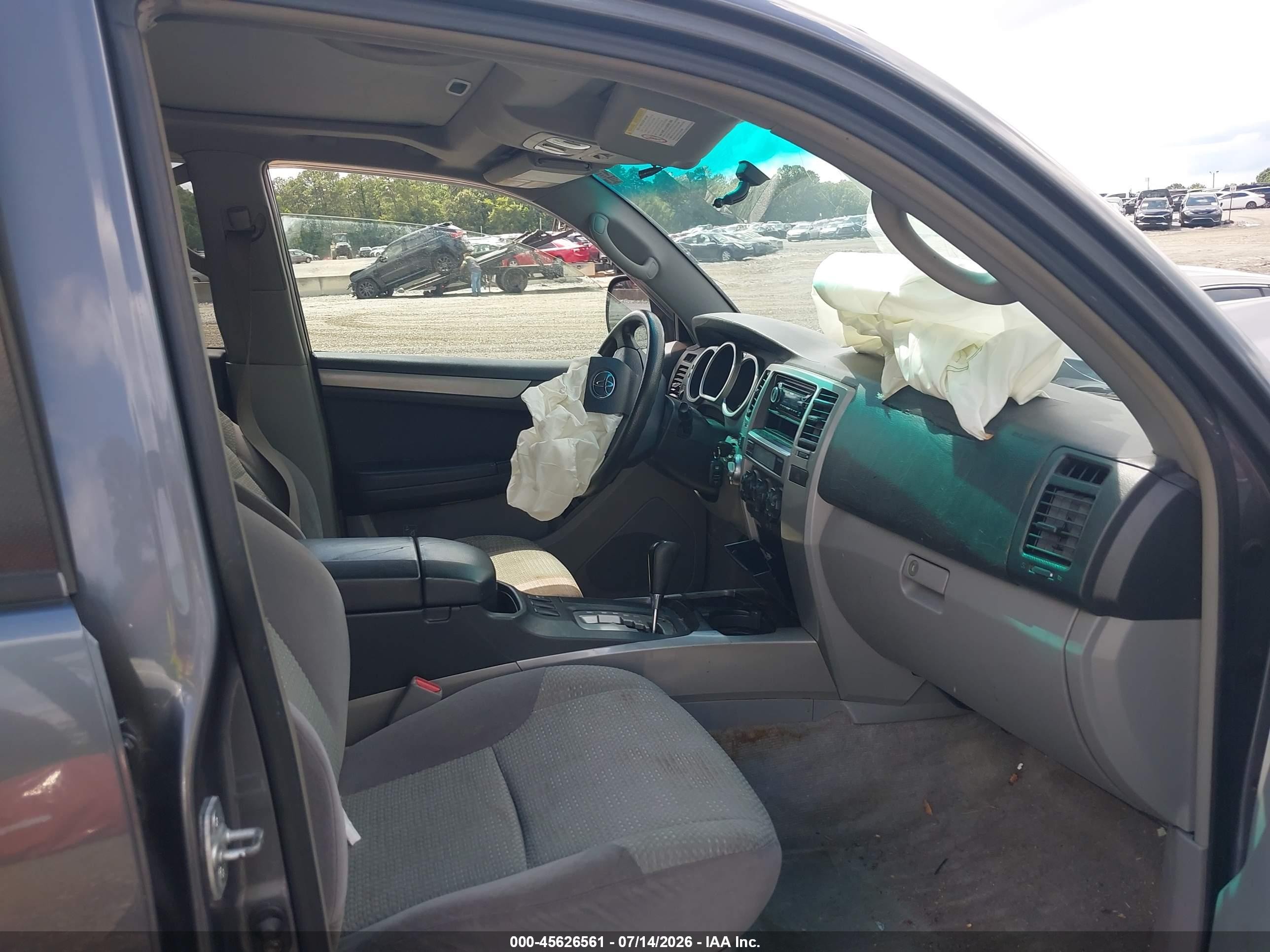 2004 Toyota 4runner Sr5 V6 Gray vin: JTEBU14R240033725