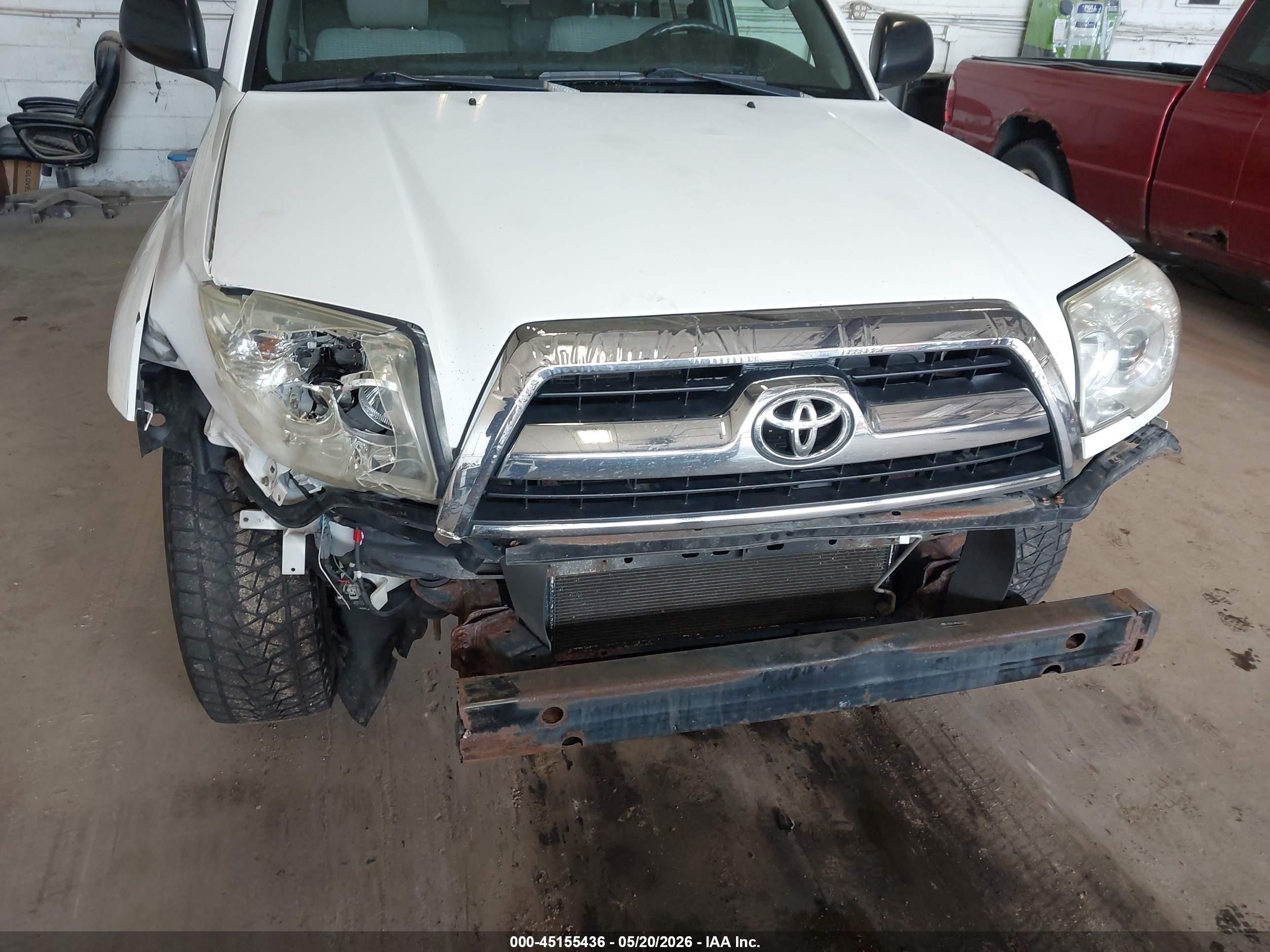 2006 Toyota 4runner Sr5 White vin: JTEBU14R260101850