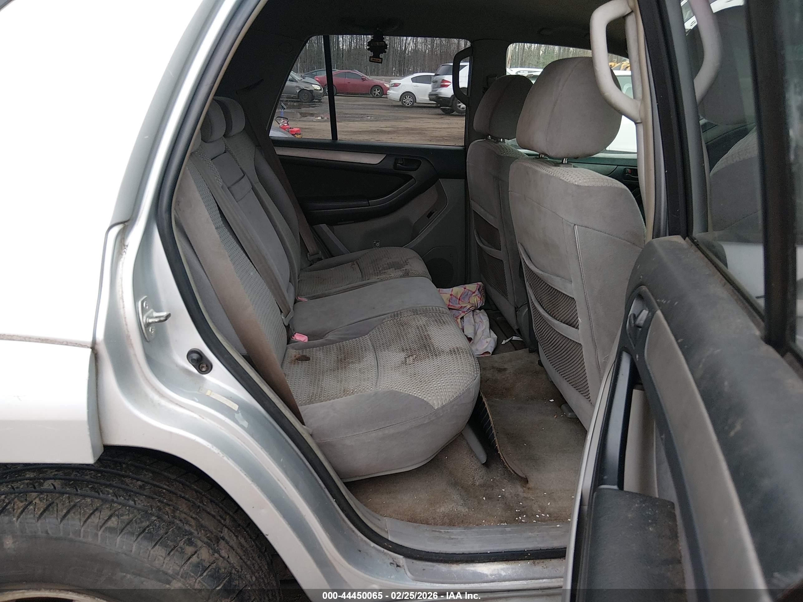 2004 Toyota 4runner Sr5 V6 Silver vin: JTEBU14R340039713