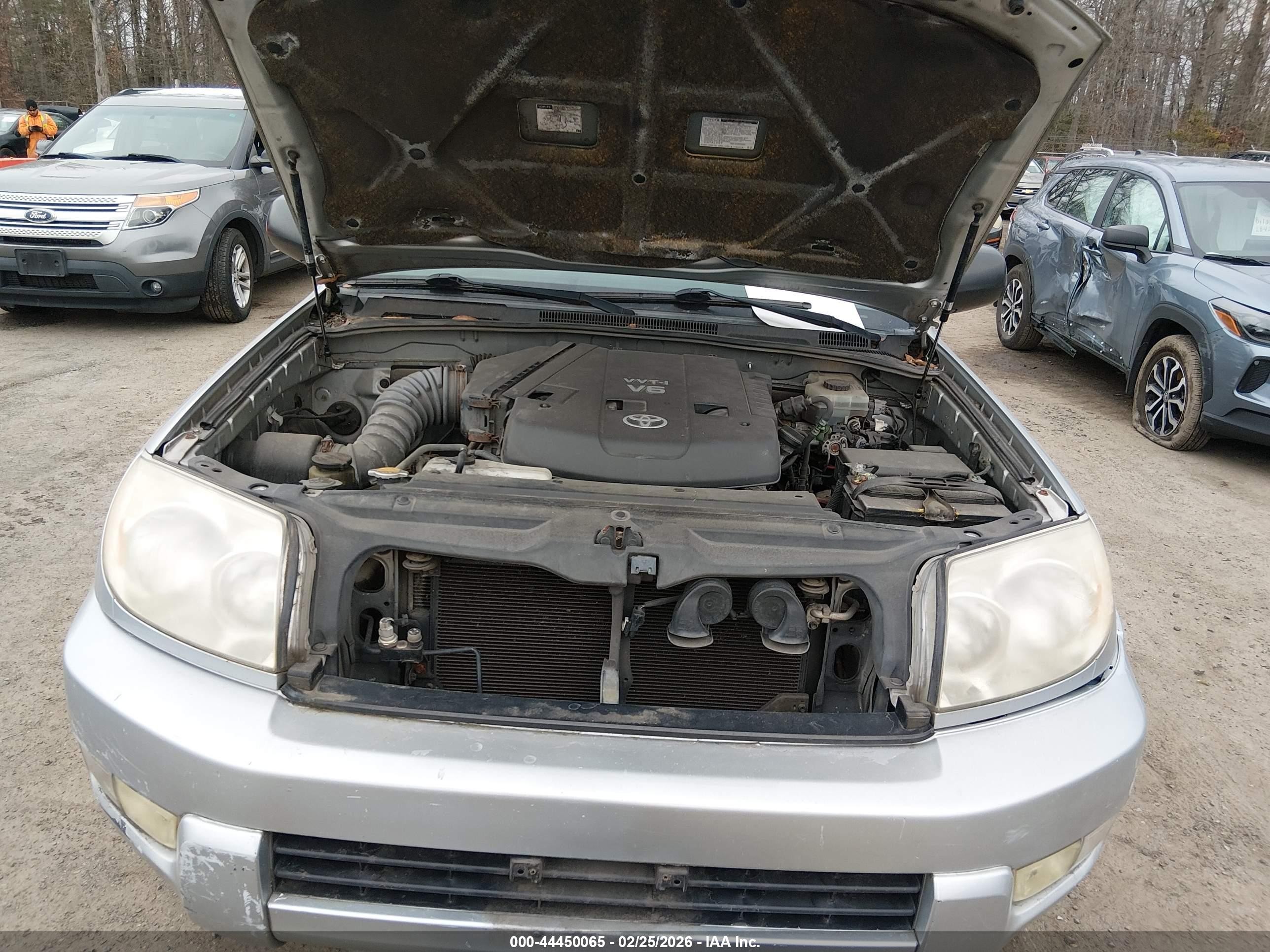 2004 Toyota 4runner Sr5 V6 Silver vin: JTEBU14R340039713