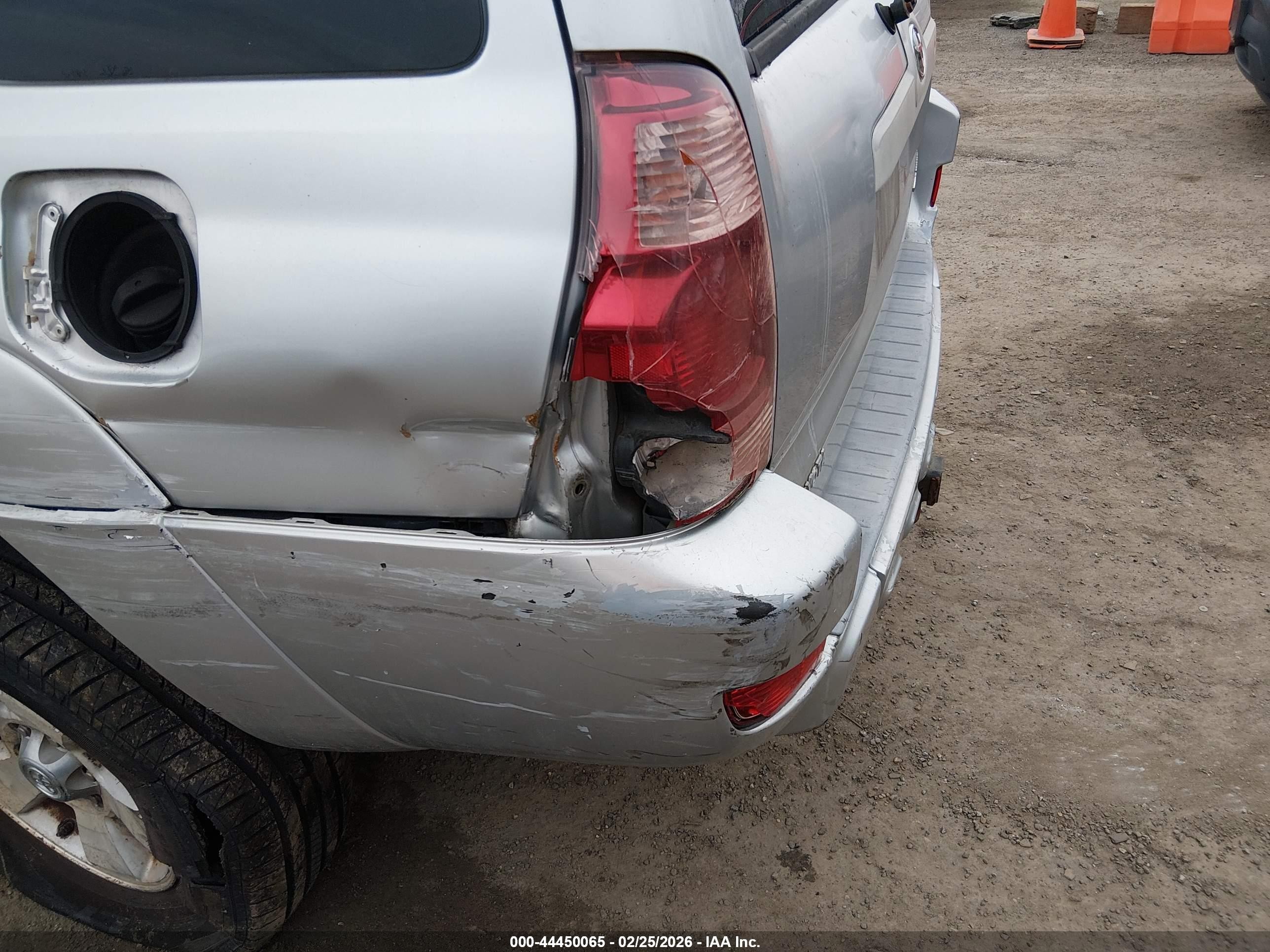 2004 Toyota 4runner Sr5 V6 Silver vin: JTEBU14R340039713