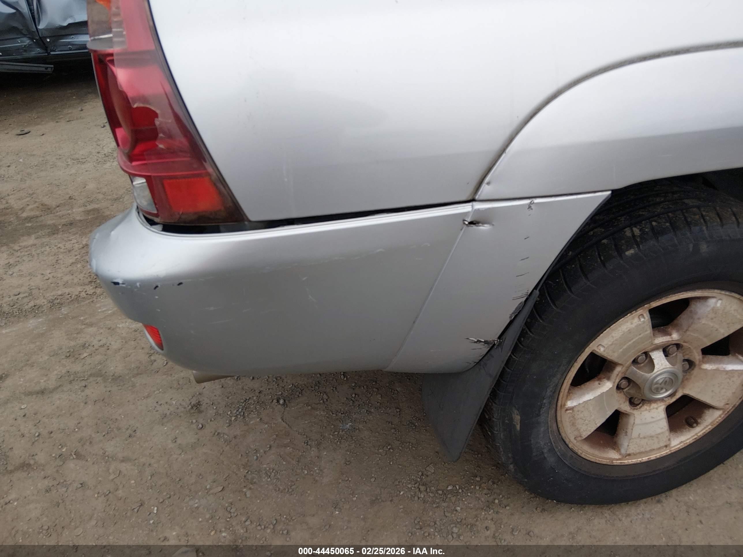 2004 Toyota 4runner Sr5 V6 Silver vin: JTEBU14R340039713