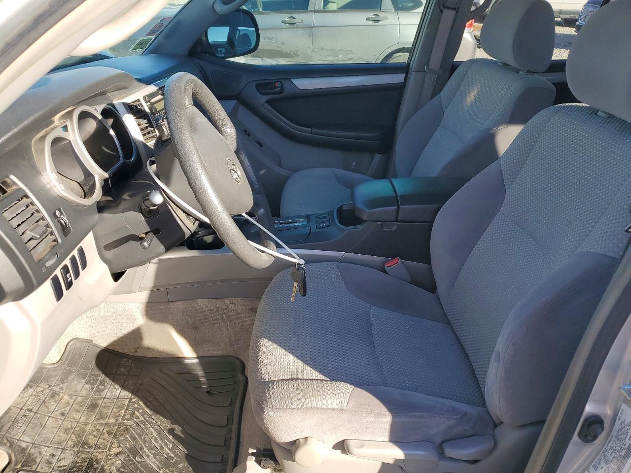 2004 Toyota 4runner Sr5 Silver vin: JTEBU14R348011900