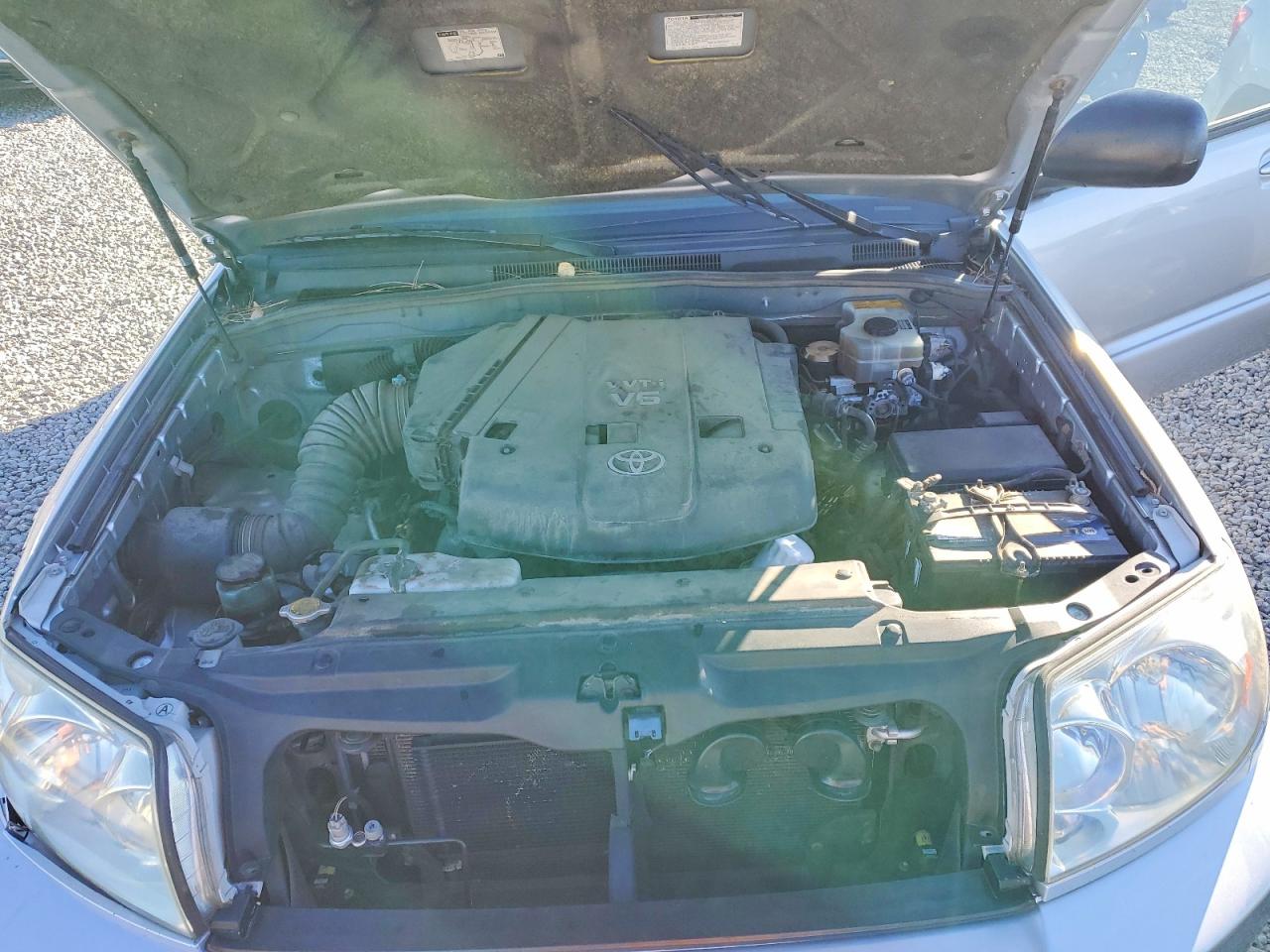 2004 Toyota 4runner Sr5 Silver vin: JTEBU14R348011900