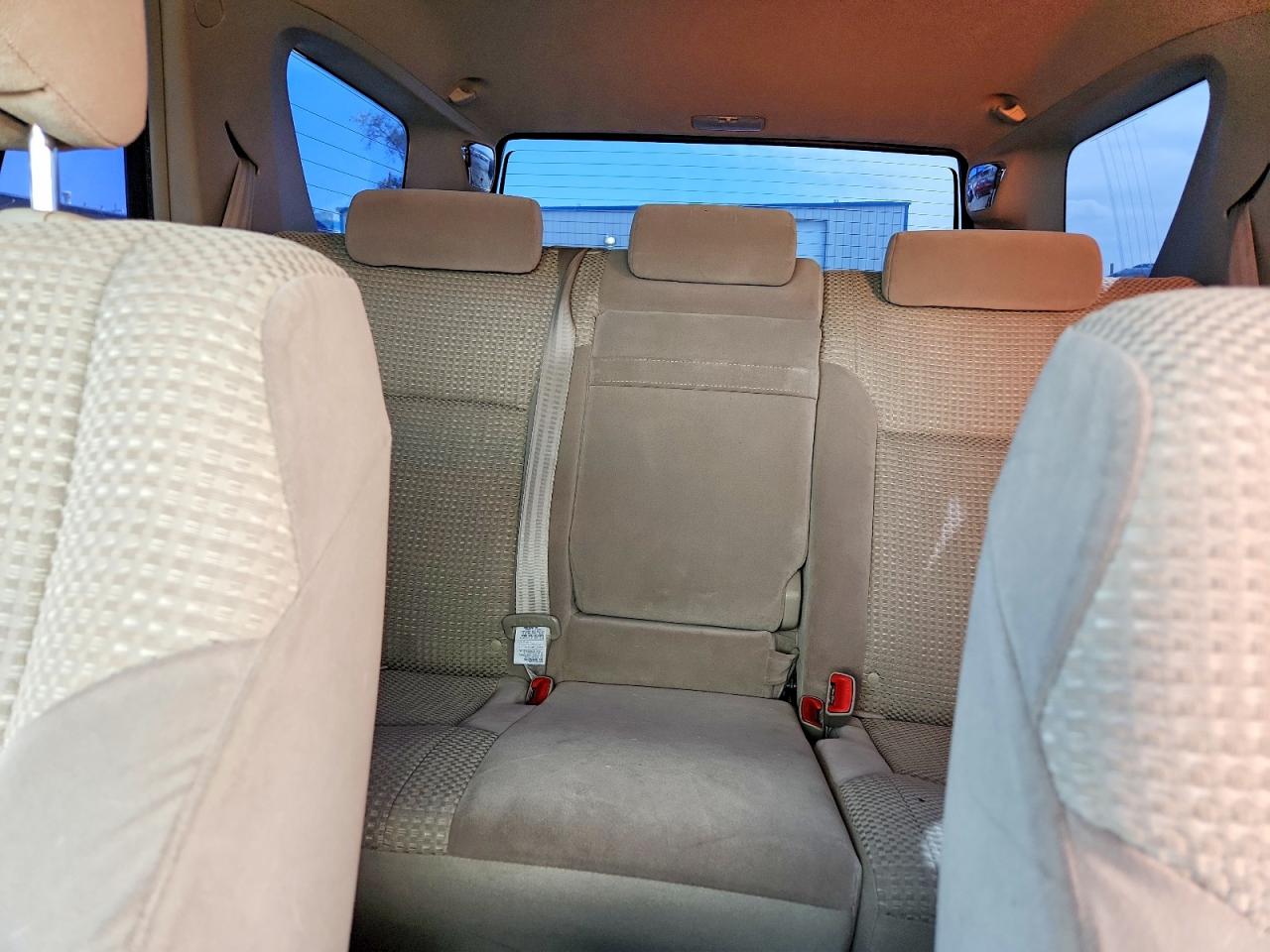 2005 Toyota 4runner Sr5 Tan vin: JTEBU14R358049404