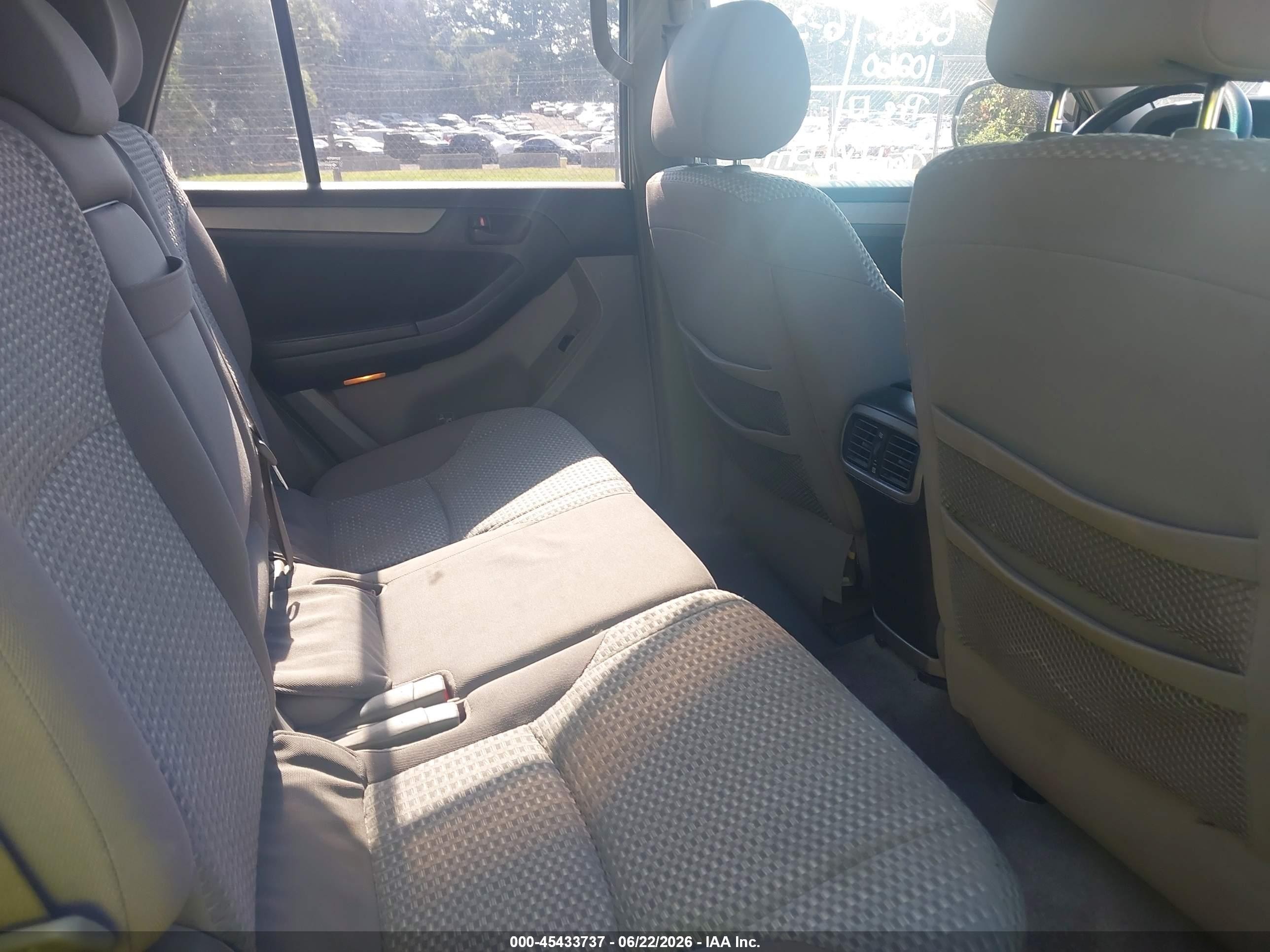 2006 Toyota 4runner Sr5 White vin: JTEBU14R360099607
