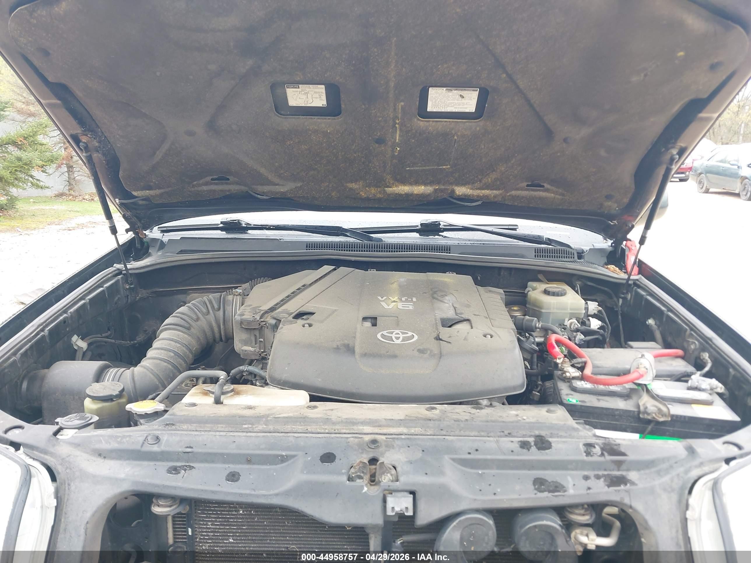 2004 Toyota 4runner Sr5 V6 Black vin: JTEBU14R440046640