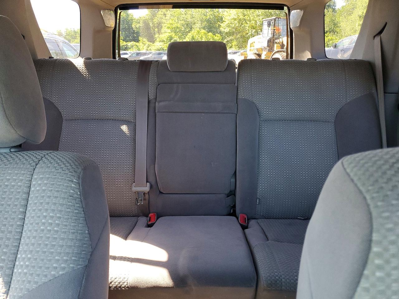 2004 Toyota 4runner Sr5 Silver vin: JTEBU14R440051465