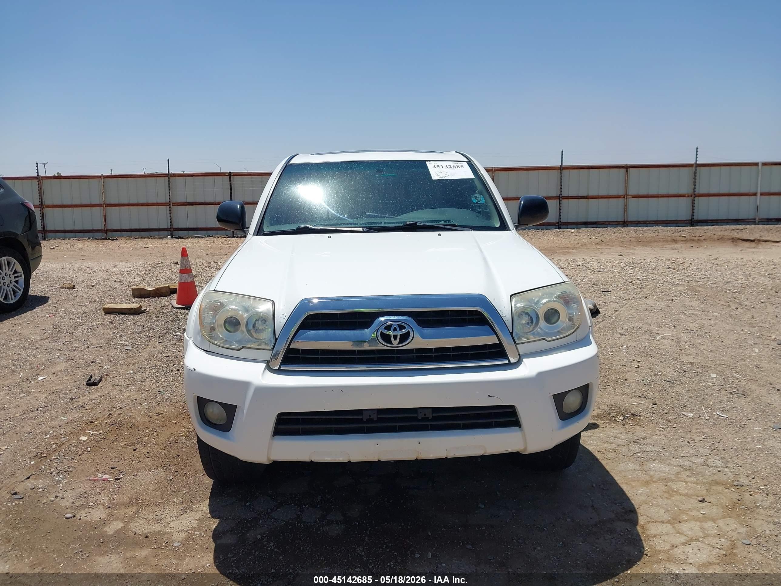 2008 Toyota 4runner Sr5 V6 White vin: JTEBU14R480130950