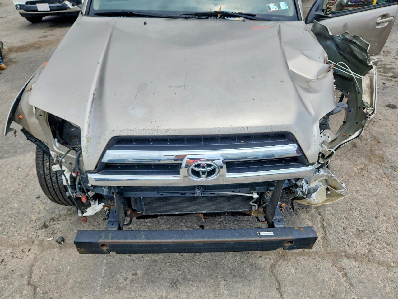 2005 Toyota 4runner Sr5 Tan vin: JTEBU14R550068485