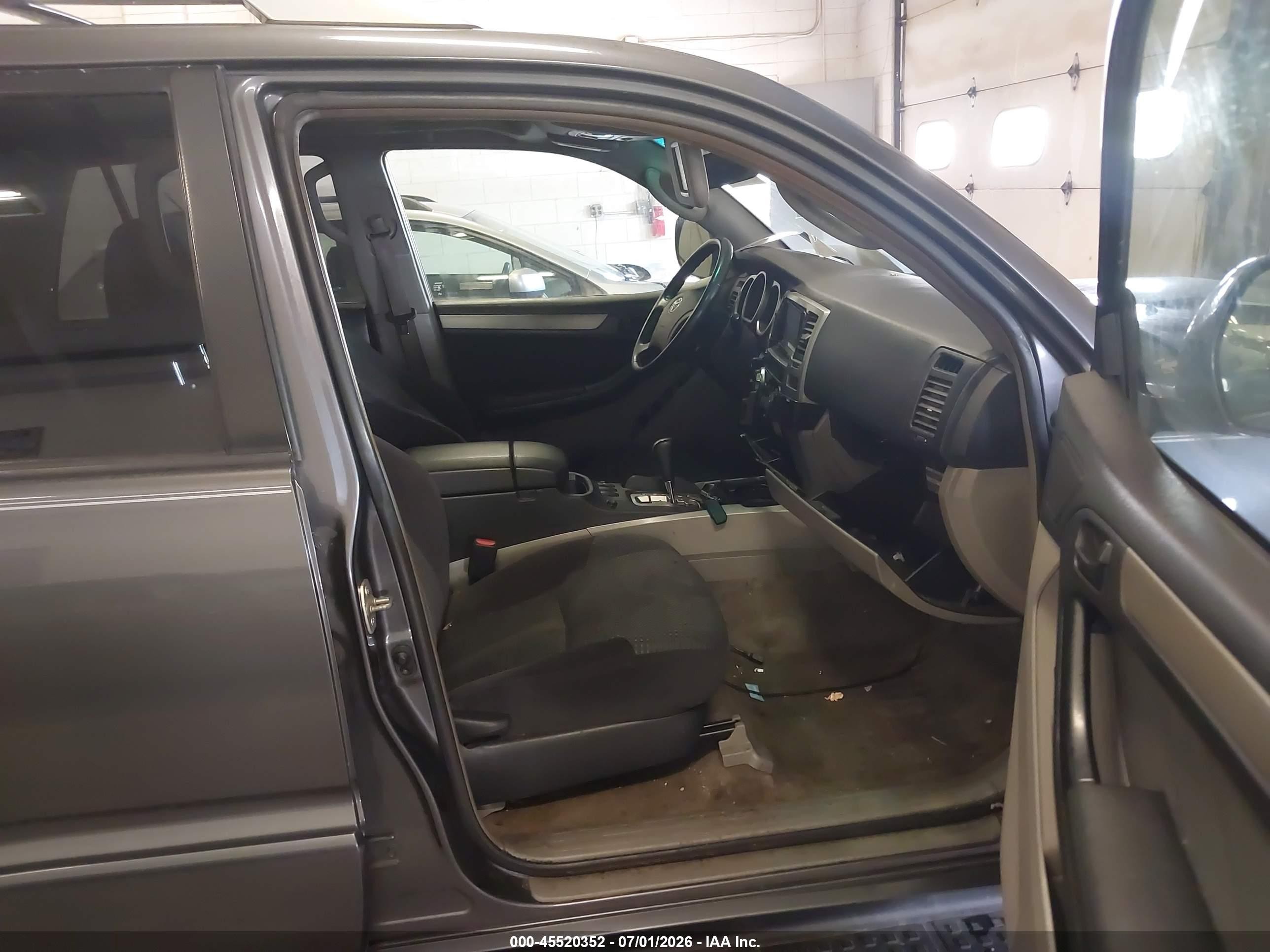 2005 Toyota 4runner Sr5 Sport V6 Gray vin: JTEBU14R558041353