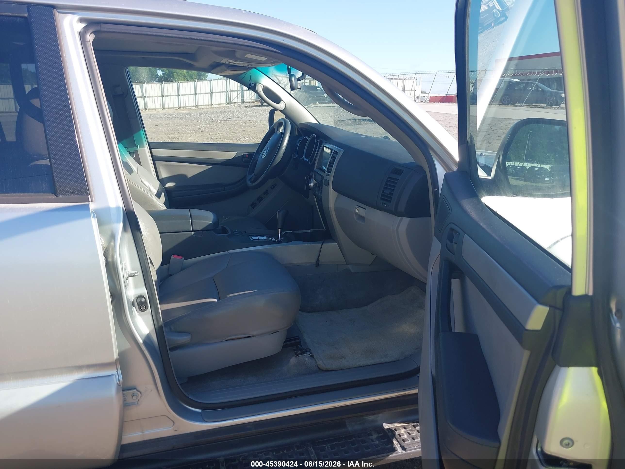 2006 Toyota 4runner Sr5 Silver vin: JTEBU14R568053116