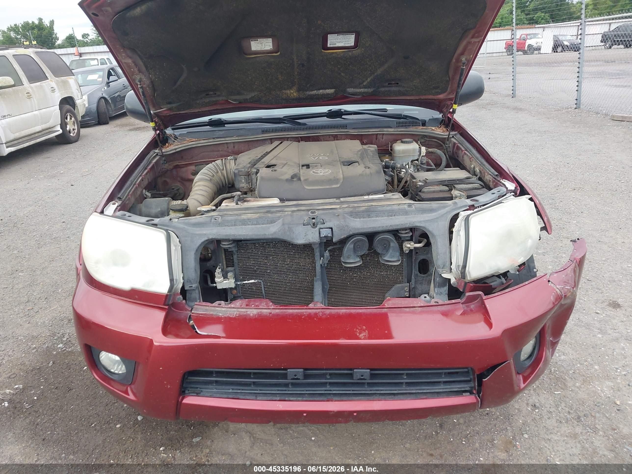 2006 Toyota 4runner Sr5 Burgundy vin: JTEBU14R568069672