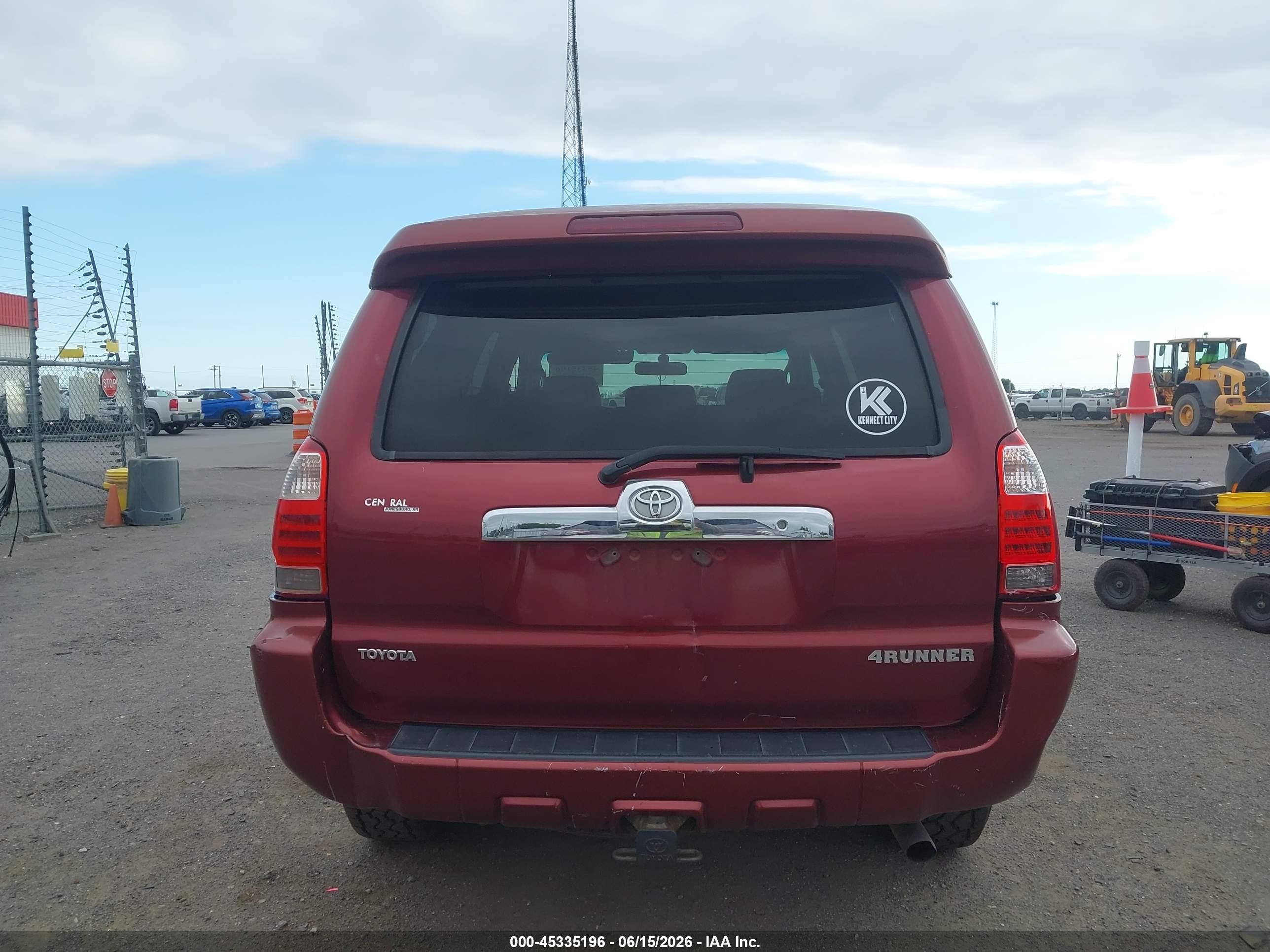 2006 Toyota 4runner Sr5 Burgundy vin: JTEBU14R568069672