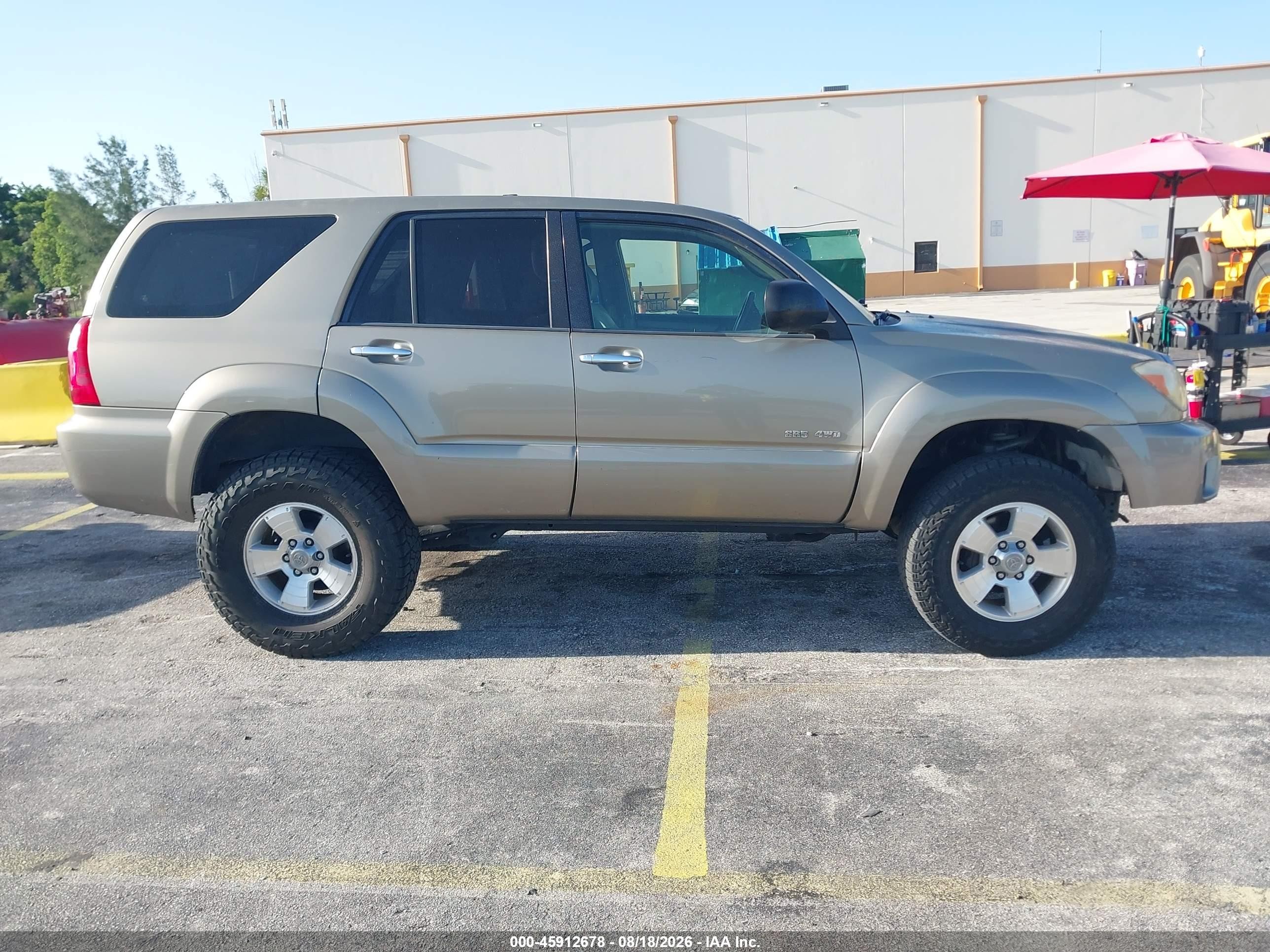2007 Toyota 4runner Sr5 V6 Gold vin: JTEBU14R578096033