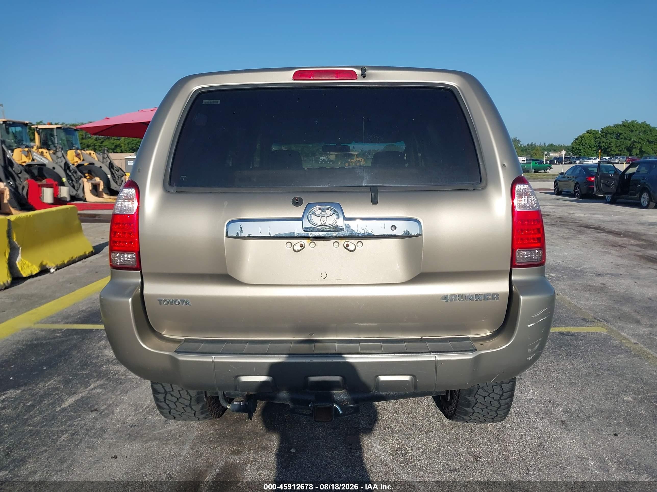 2007 Toyota 4runner Sr5 V6 Gold vin: JTEBU14R578096033