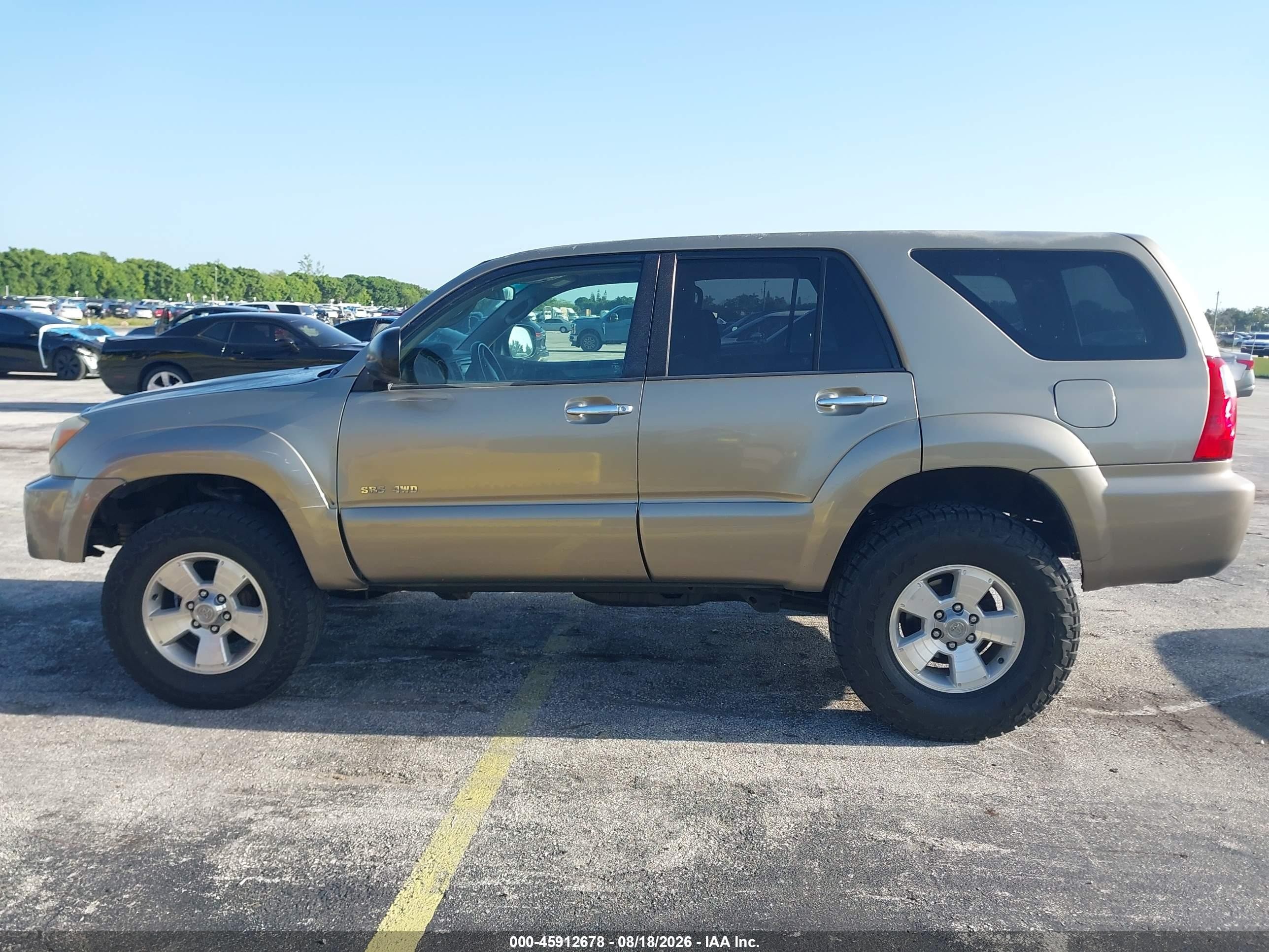 2007 Toyota 4runner Sr5 V6 Gold vin: JTEBU14R578096033