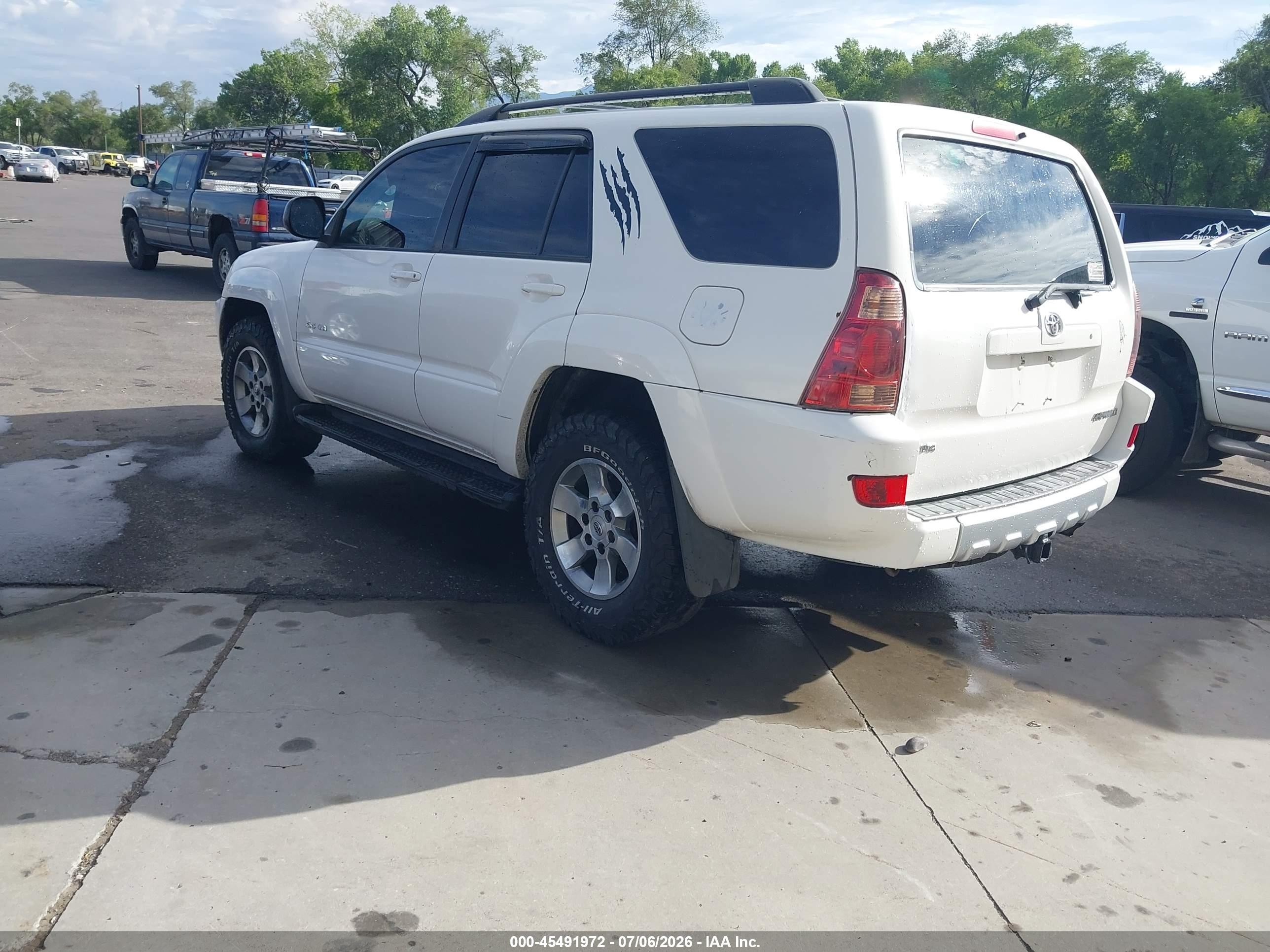 2004 Toyota 4runner Sr5 V6 White vin: JTEBU14R648012040