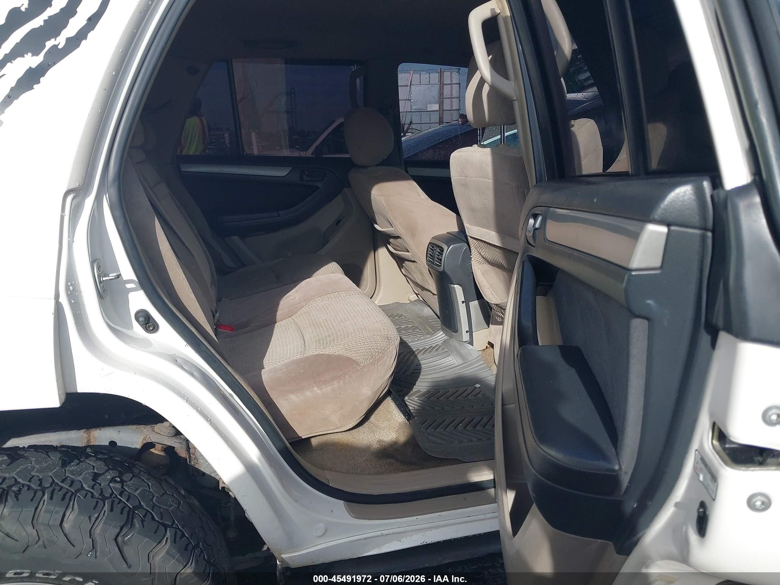 2004 Toyota 4runner Sr5 V6 White vin: JTEBU14R648012040