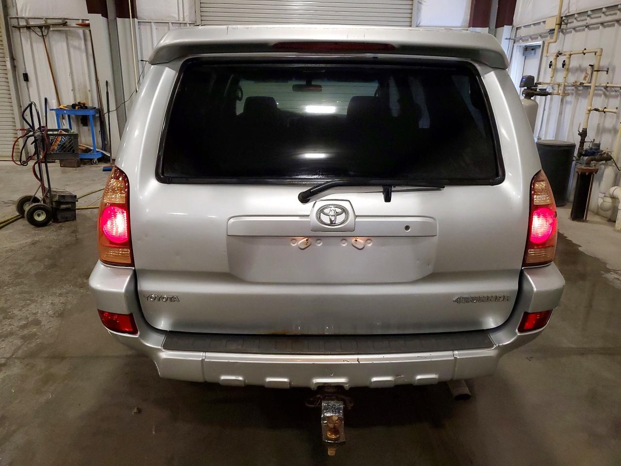 2005 Toyota 4runner Sr5 Серебряный vin: JTEBU14R650077079