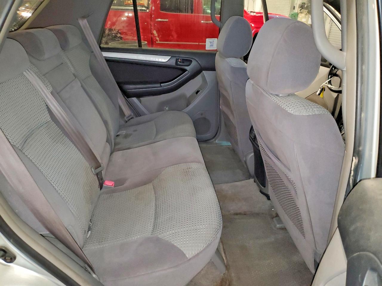 2005 Toyota 4runner Sr5 Серебряный vin: JTEBU14R650077079
