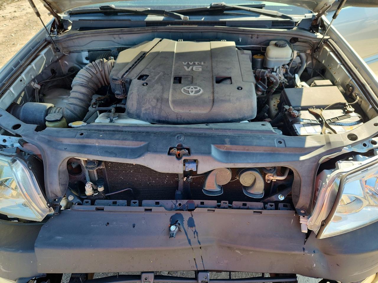 2005 Toyota 4runner Sr5 Silver vin: JTEBU14R658030734