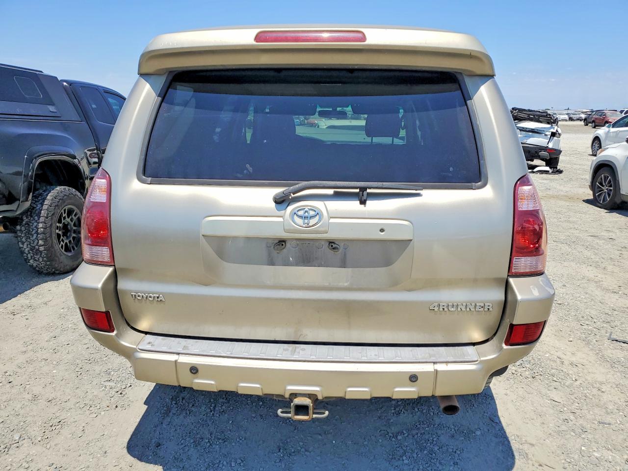 2005 Toyota 4runner Sr5 Gold vin: JTEBU14R658038980