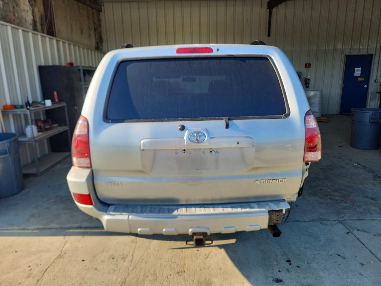 2005 Toyota 4runner Sr5 Silver vin: JTEBU14R658043984