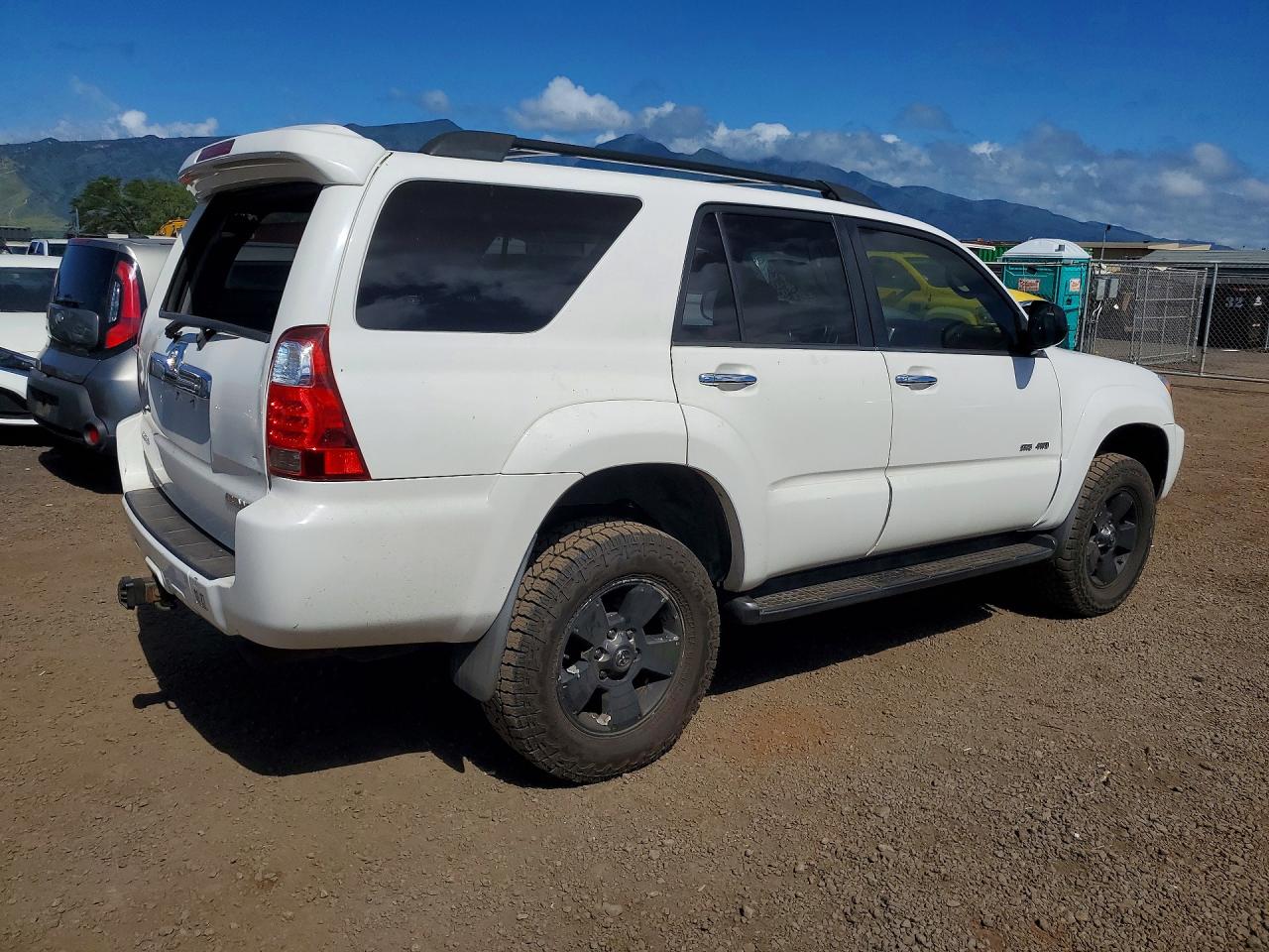 2007 Toyota 4runner Sr5 White vin: JTEBU14R678090175