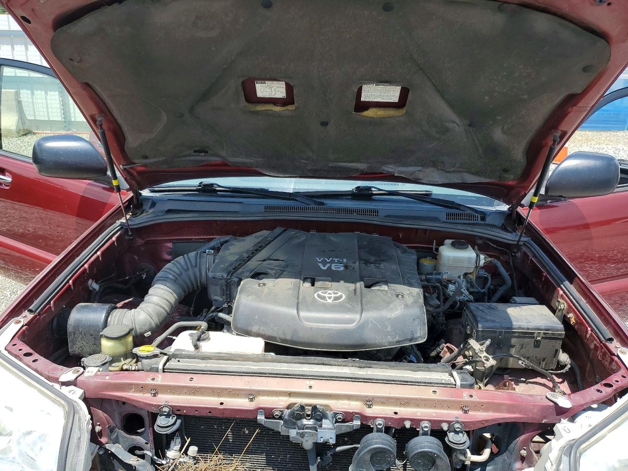 2007 Toyota 4runner Sr5 Burgundy vin: JTEBU14R678094761