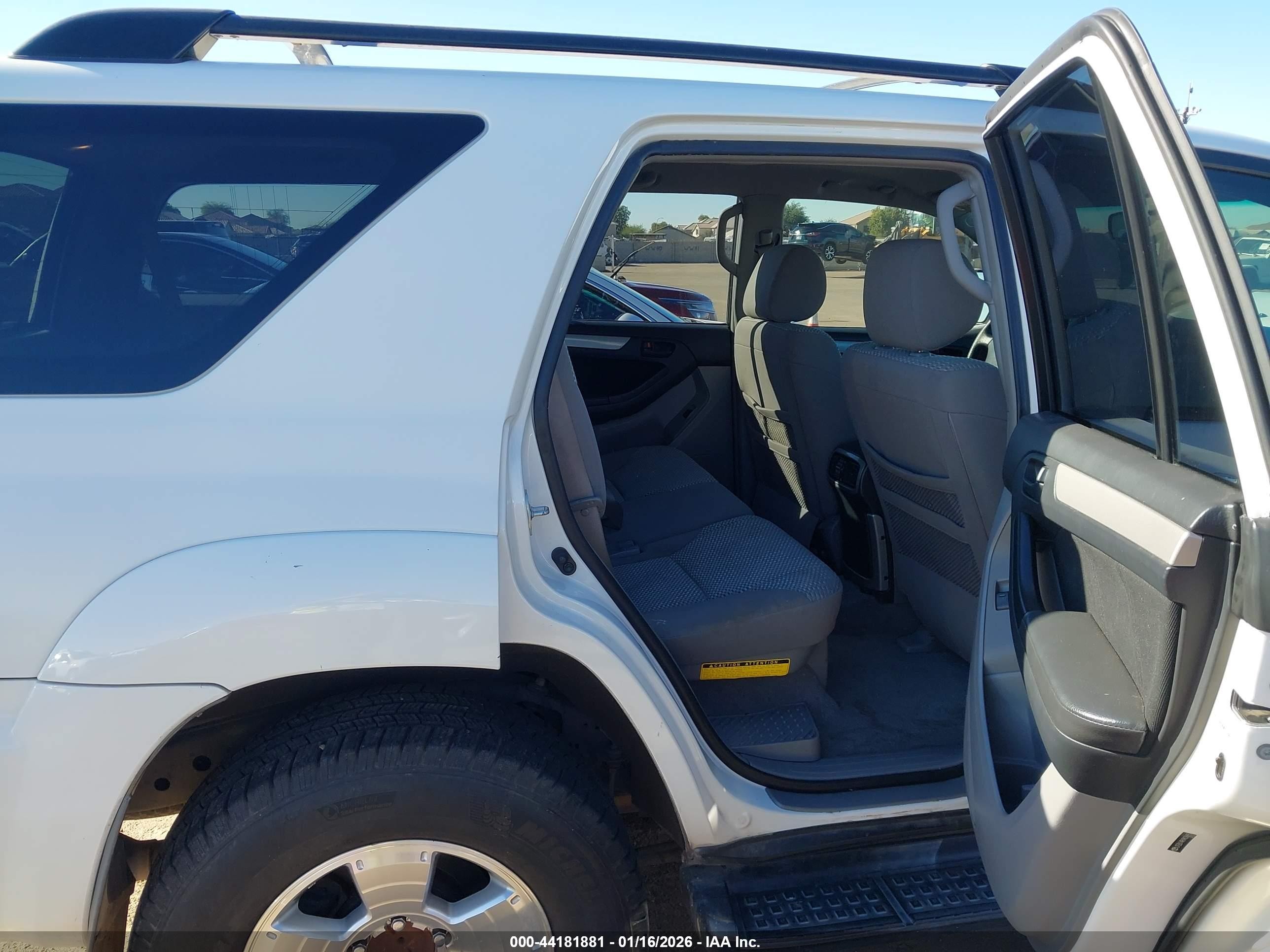 2009 Toyota 4runner Sr5 V6 White vin: JTEBU14R69K036655